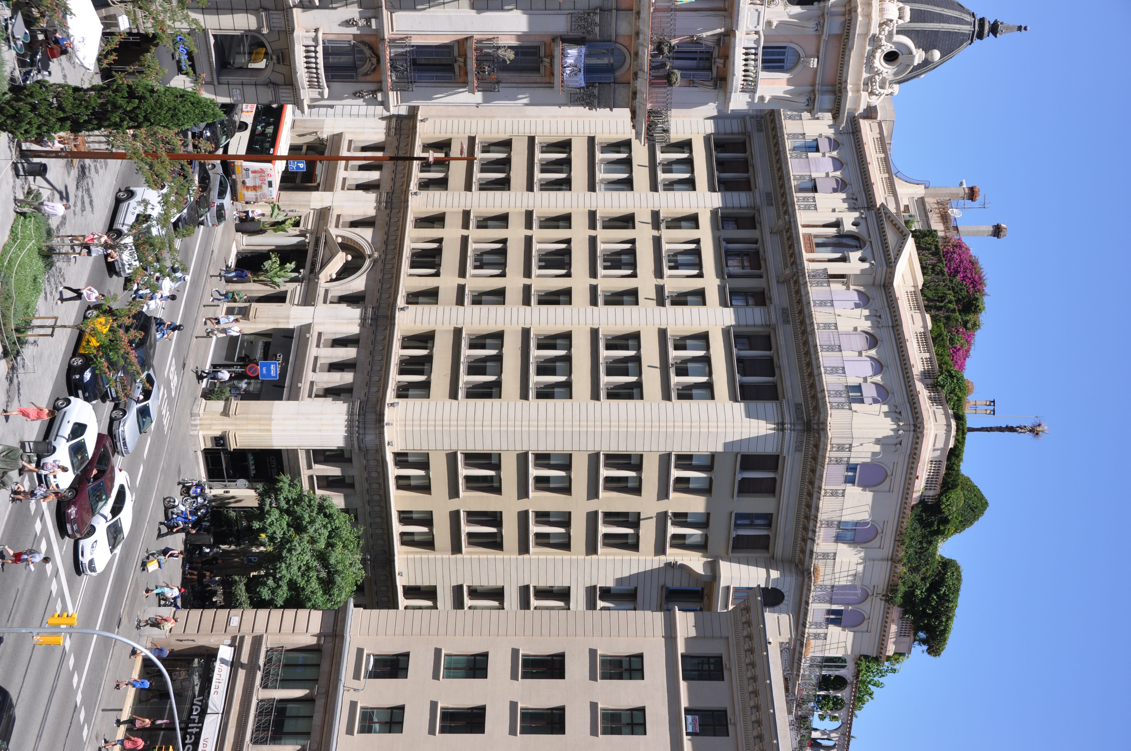 Barcelona Says Enough to Short-Term Rentals (image credits: wikimedia)