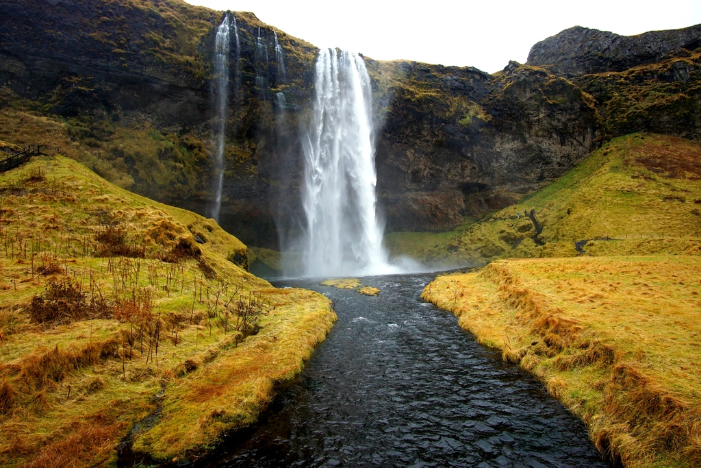Iceland: Pure and Pristine (image credits: rawpixel)