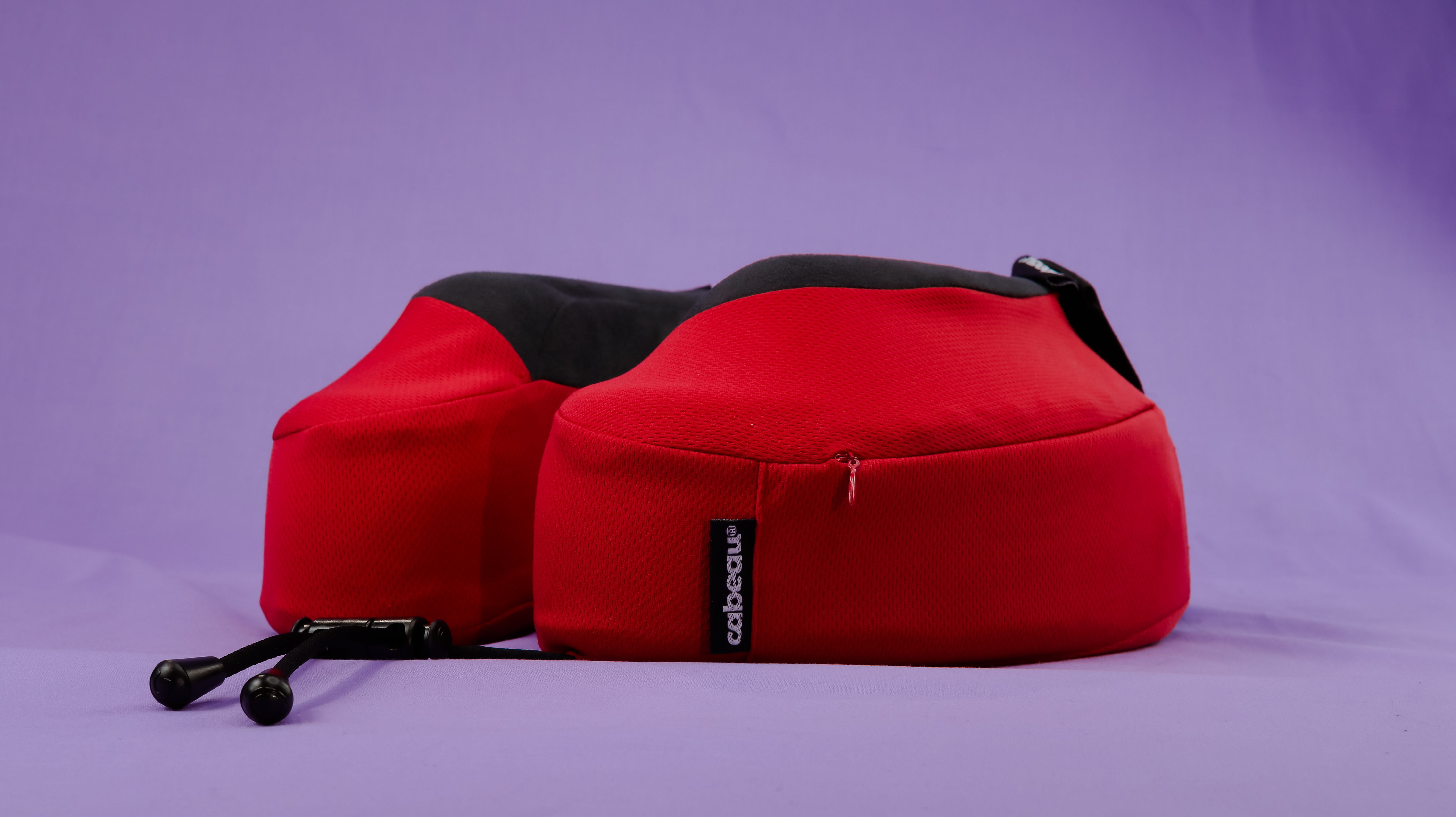 Smart Travel Pillows (image credits: wikimedia)