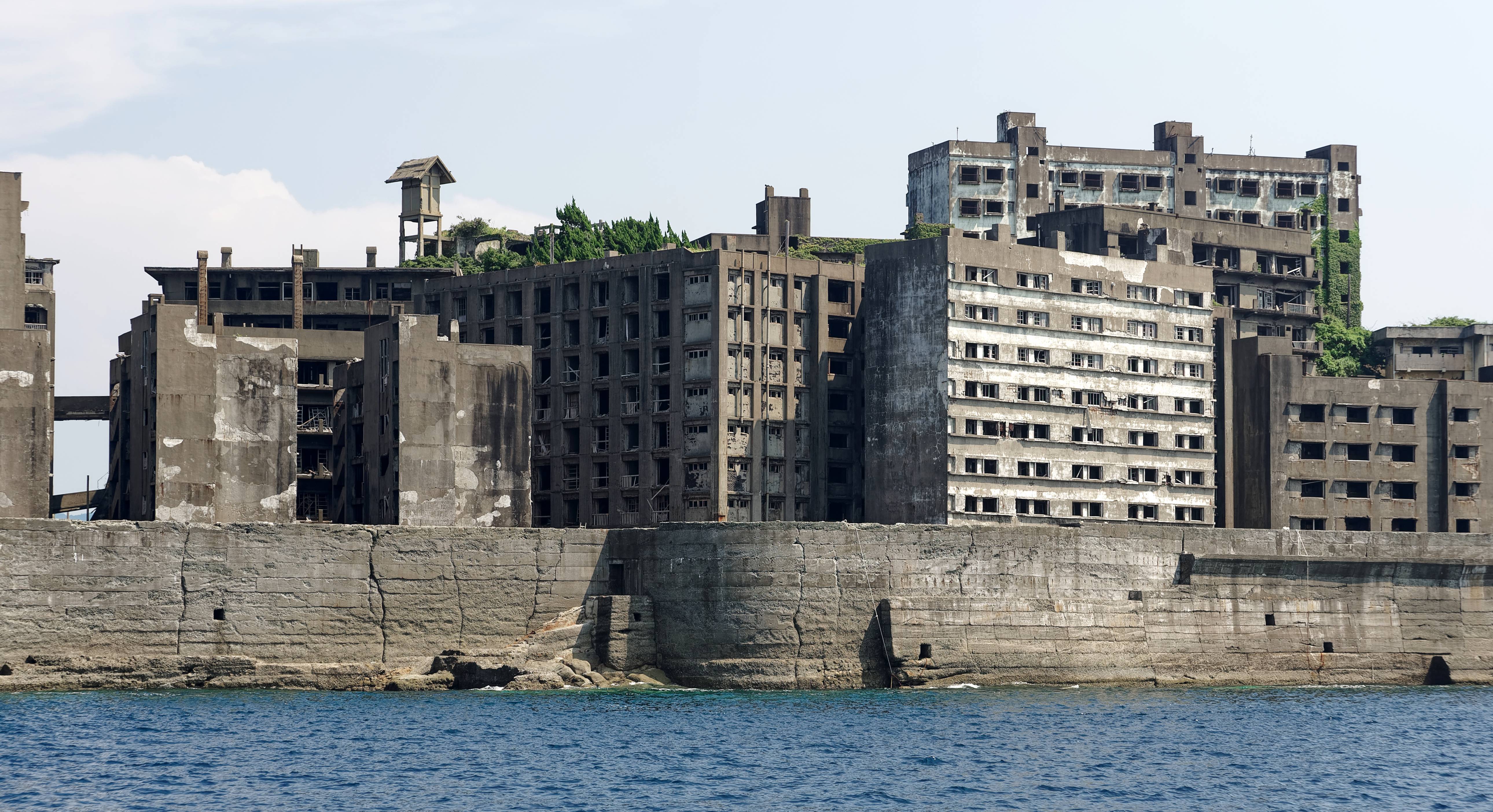 Hashima Island, Japan: Battleship’s Ghostly Silhouette (image credits: wikimedia)