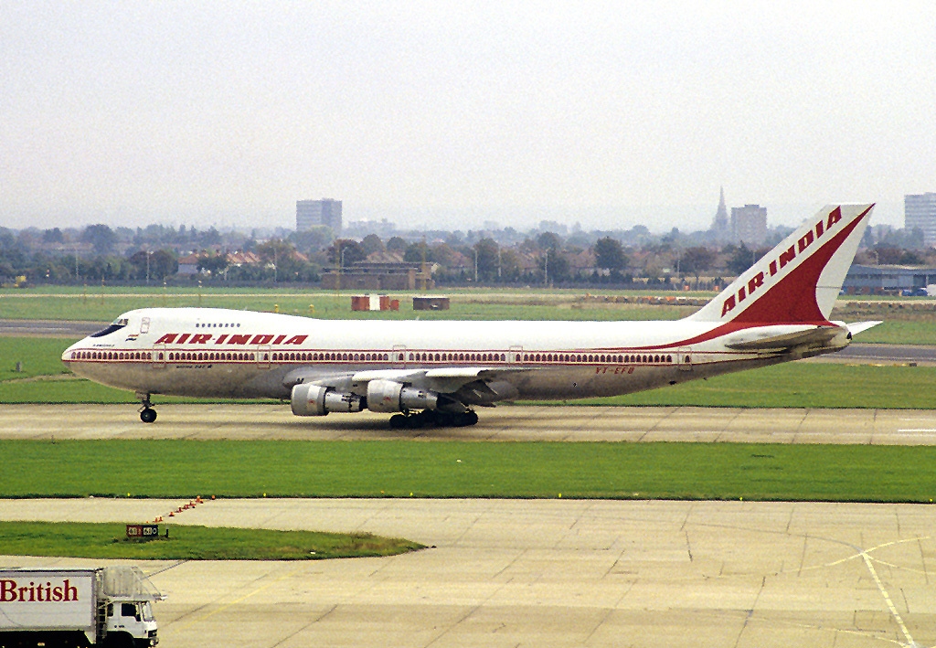 The Boeing 787: A Troubled Success Story (image credits: wikimedia)