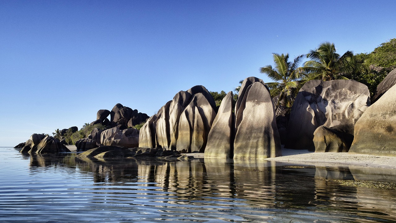 Seychelles: A Tropical Haven (image credits: pixabay)