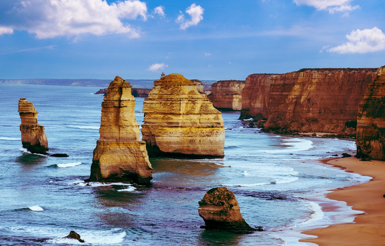 Great Ocean Road: Australia’s Coastal Wonder (image credits: pixabay)