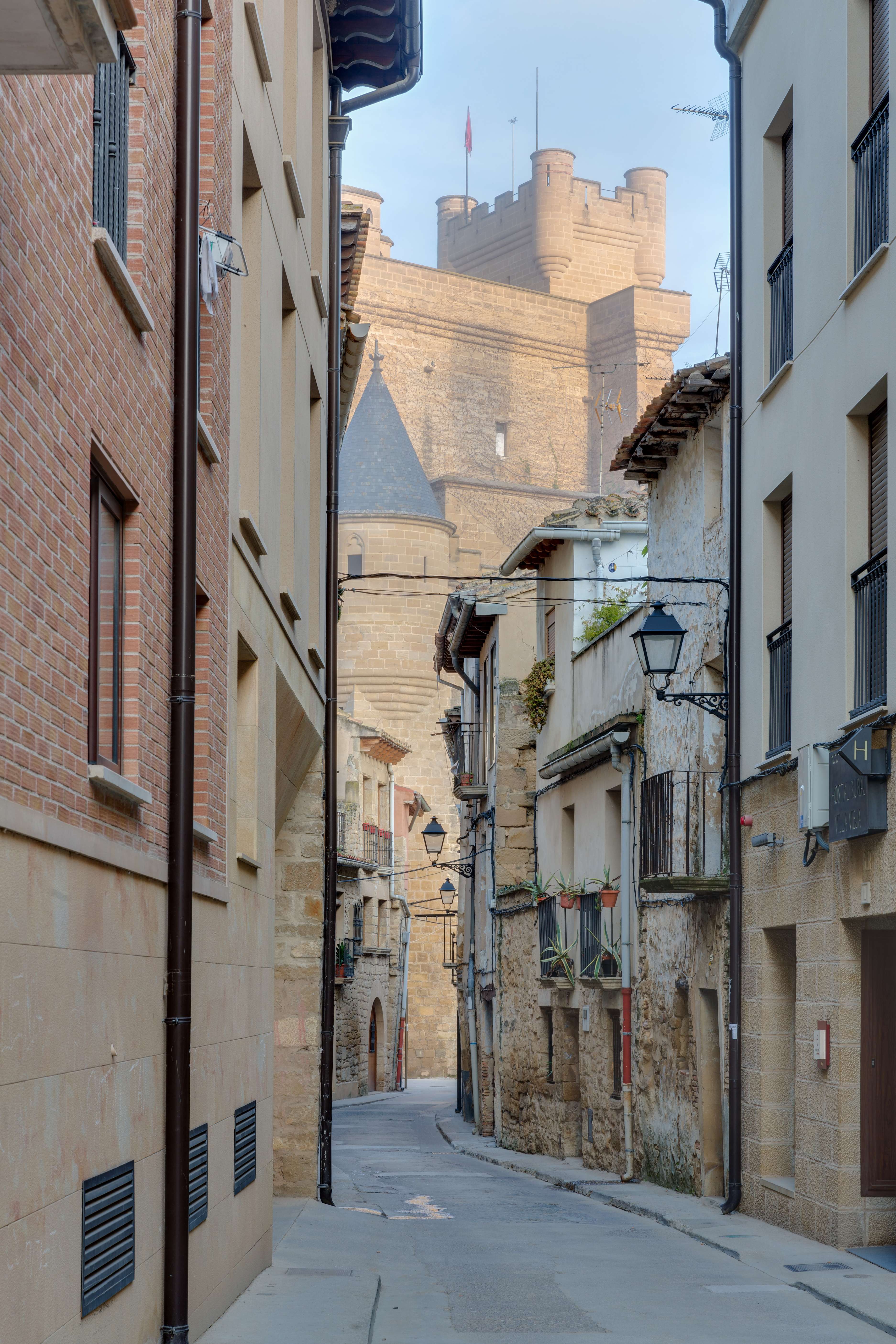 Spain Lively Plazas and Lazy Afternoons (image credits: wikimedia)