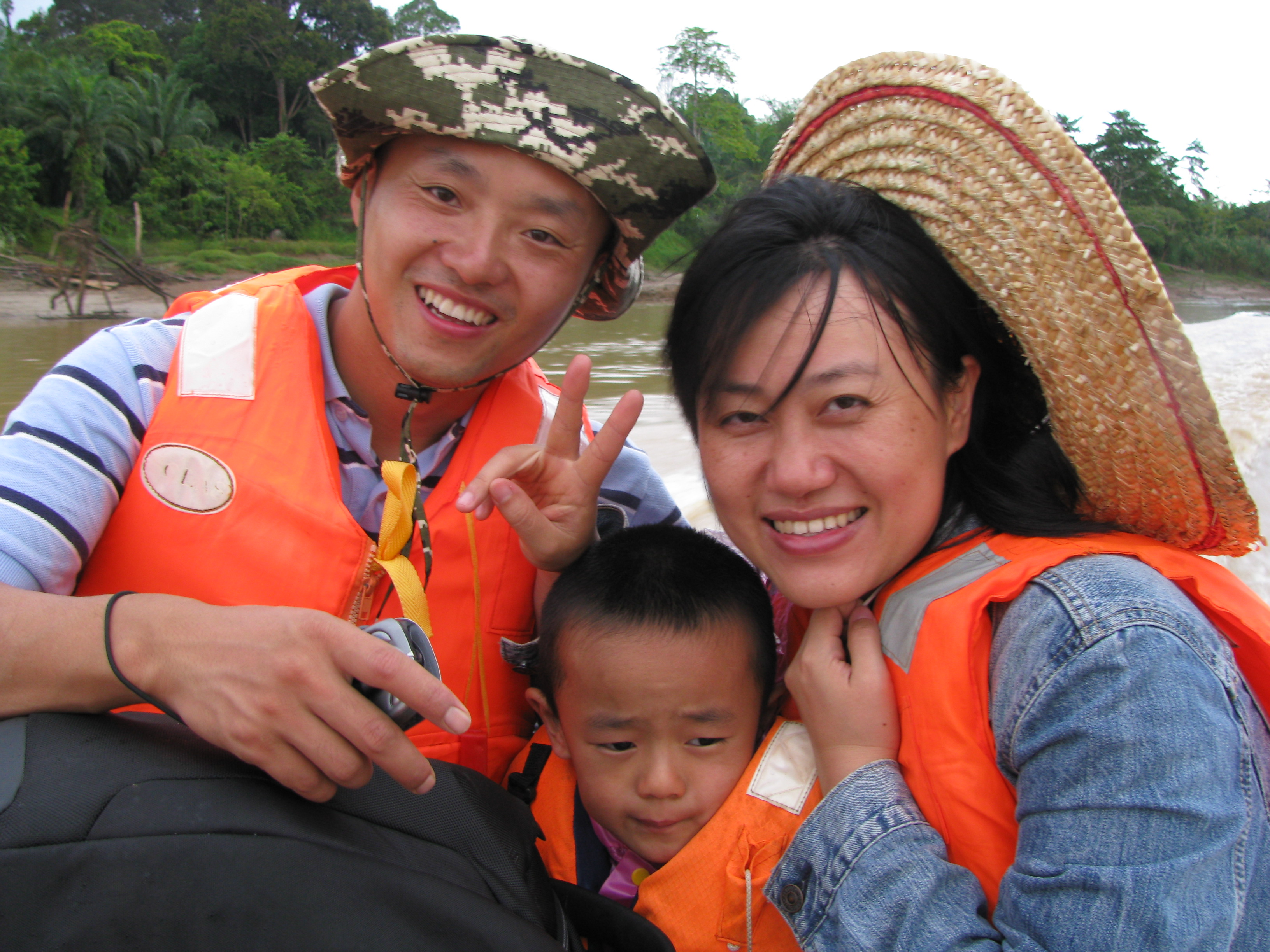 Travel Satisfaction Spikes When You Spend Less (image credits: wikimedia)
