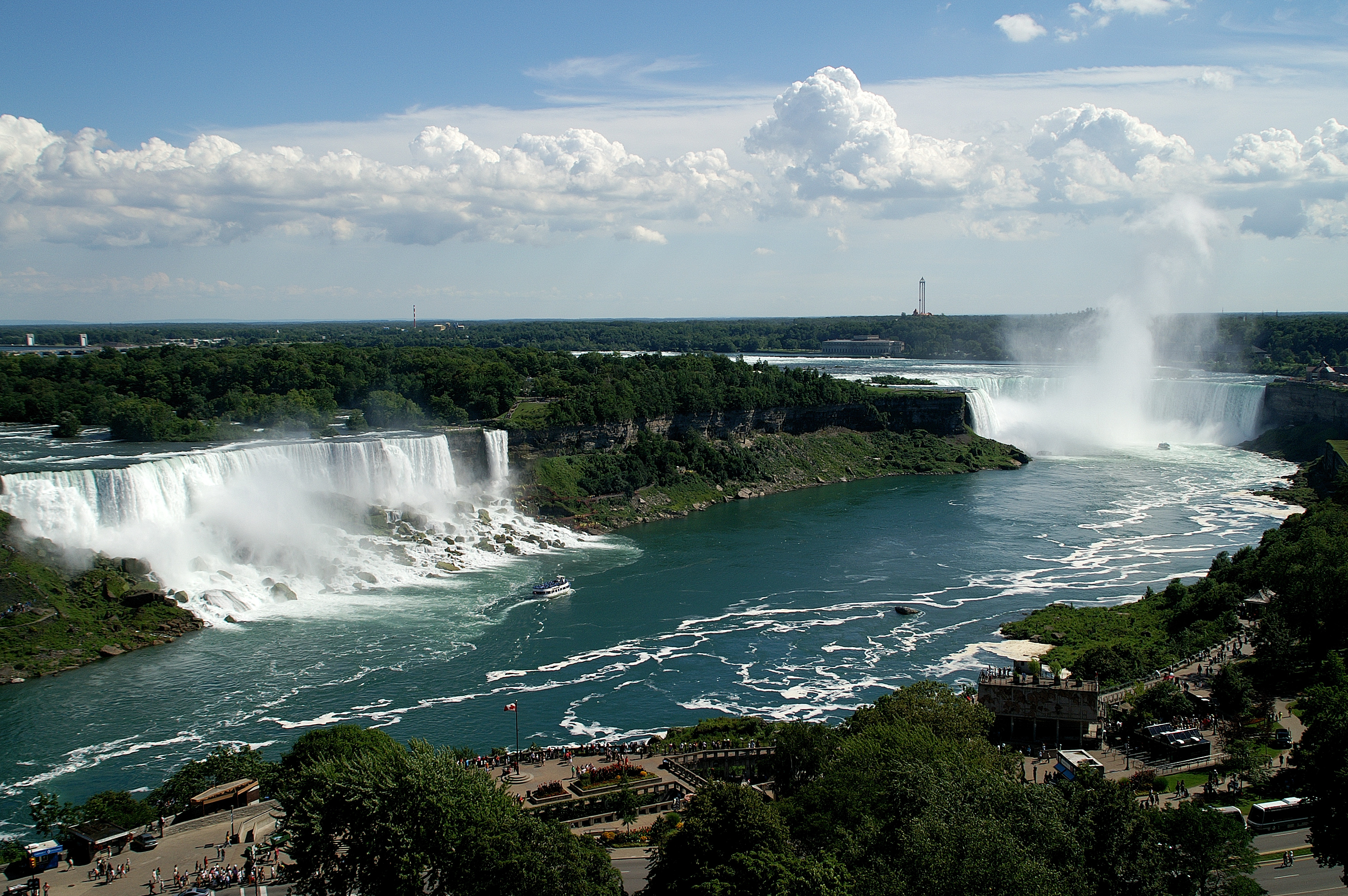 Niagara on the Lake Grapes and Growing Pains (image credits: wikimedia)
