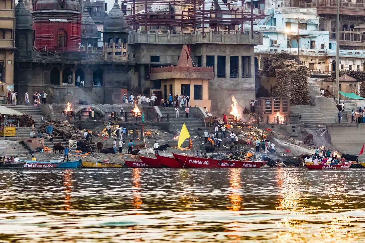 The Eternal City: Varanasi’s Status as the Spiritual Heart of India (image credits: pixabay)