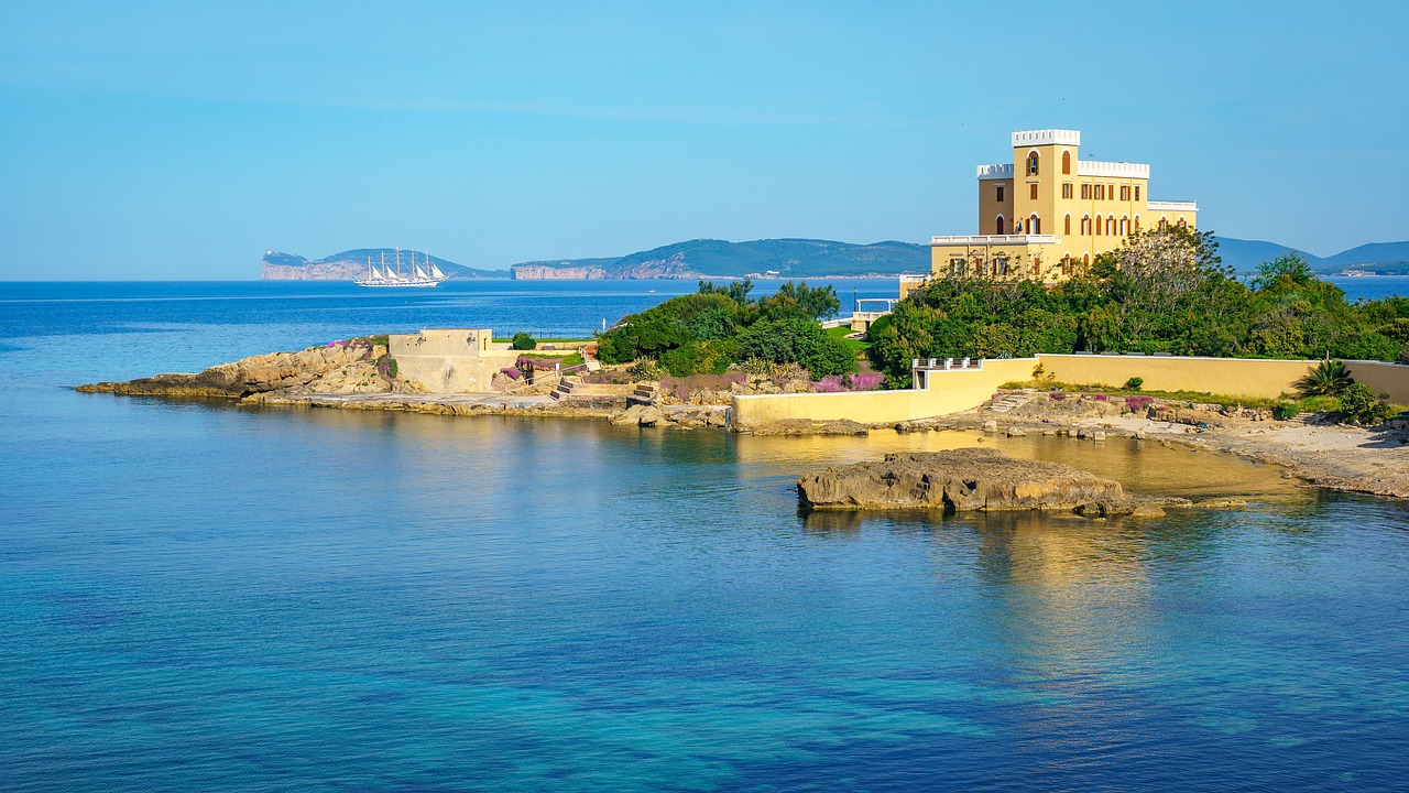 Alghero, Sardinia (image credits: pixabay)