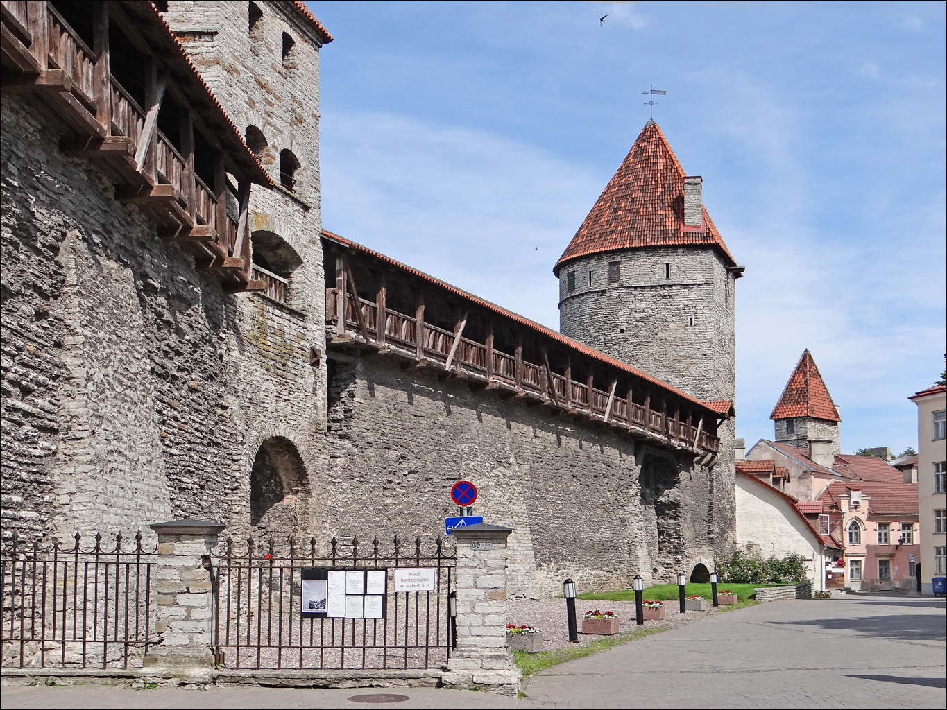 Tallinn, Estonia (image credits: wikimedia)