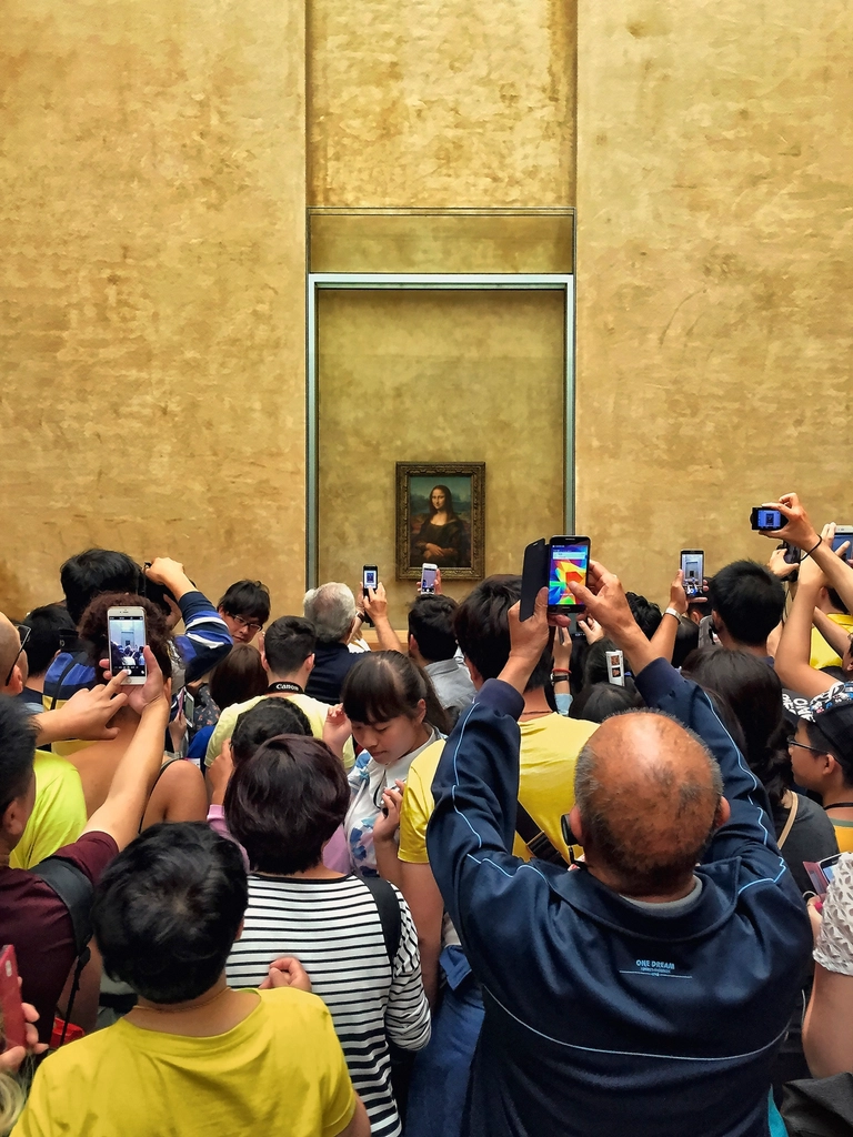 Crowds Steal the Moment (image credits: rawpixel)