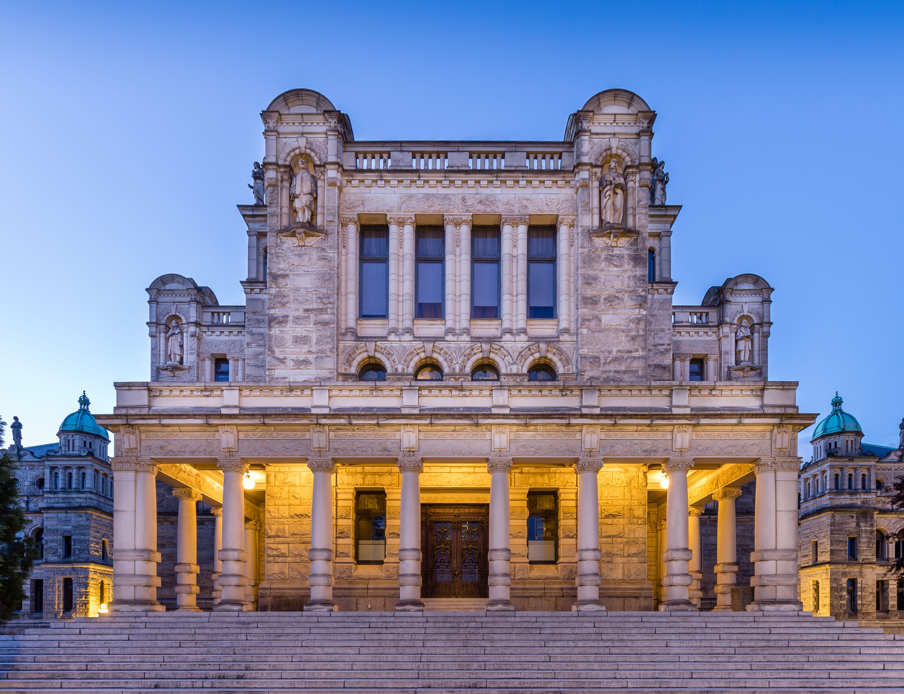 Victoria, British Columbia (image credits: wikimedia)