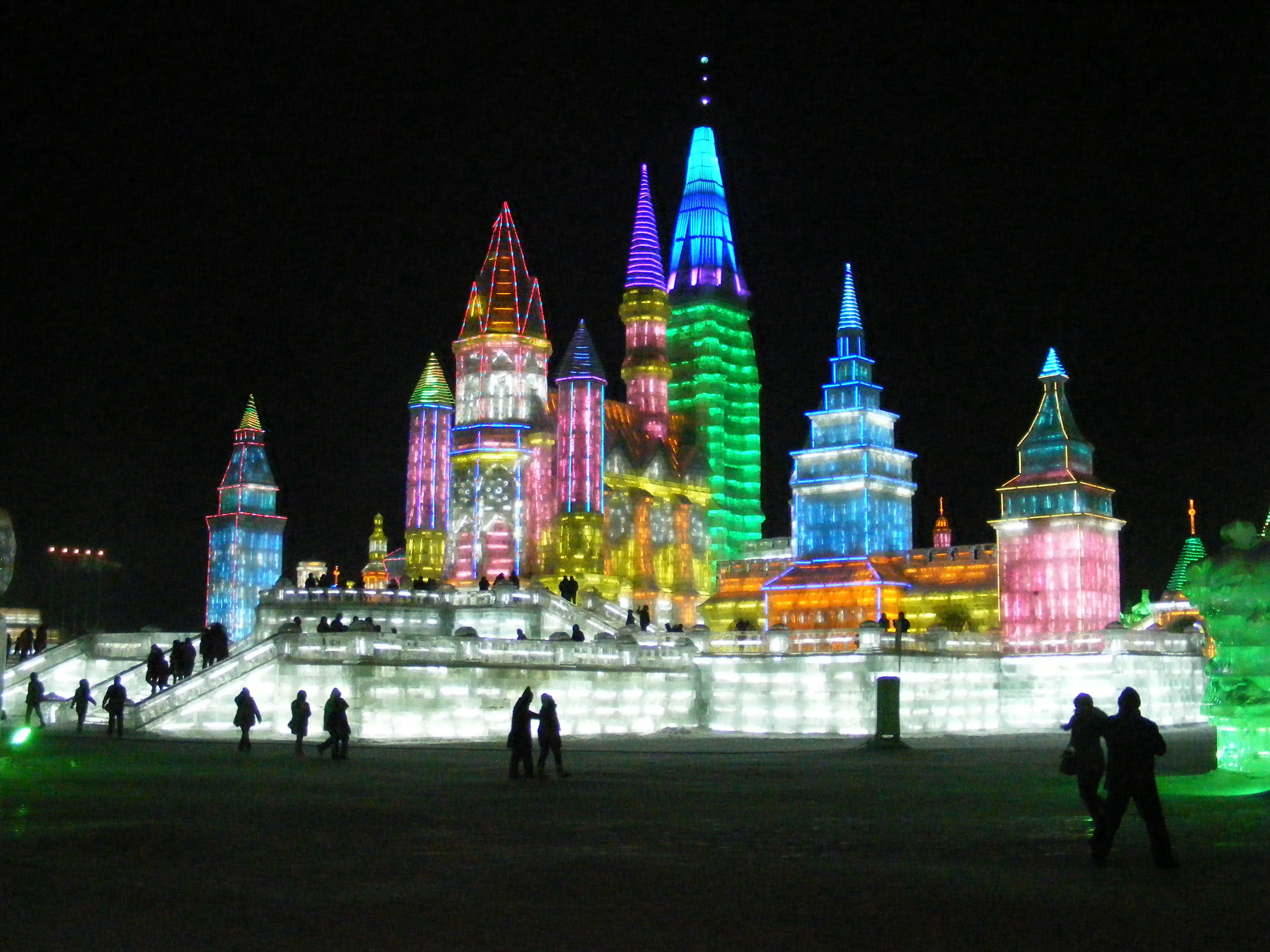 Harbin Ice and Snow Festival – China’s Frozen Wonderland (image credits: wikimedia)