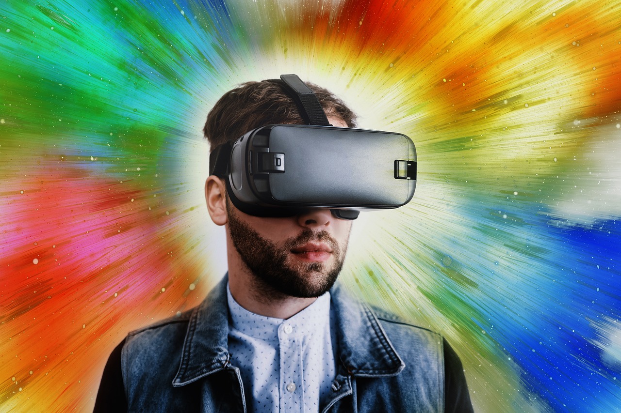 Virtual Reality and Augmented Reality Experiences (image credits: pixabay)
