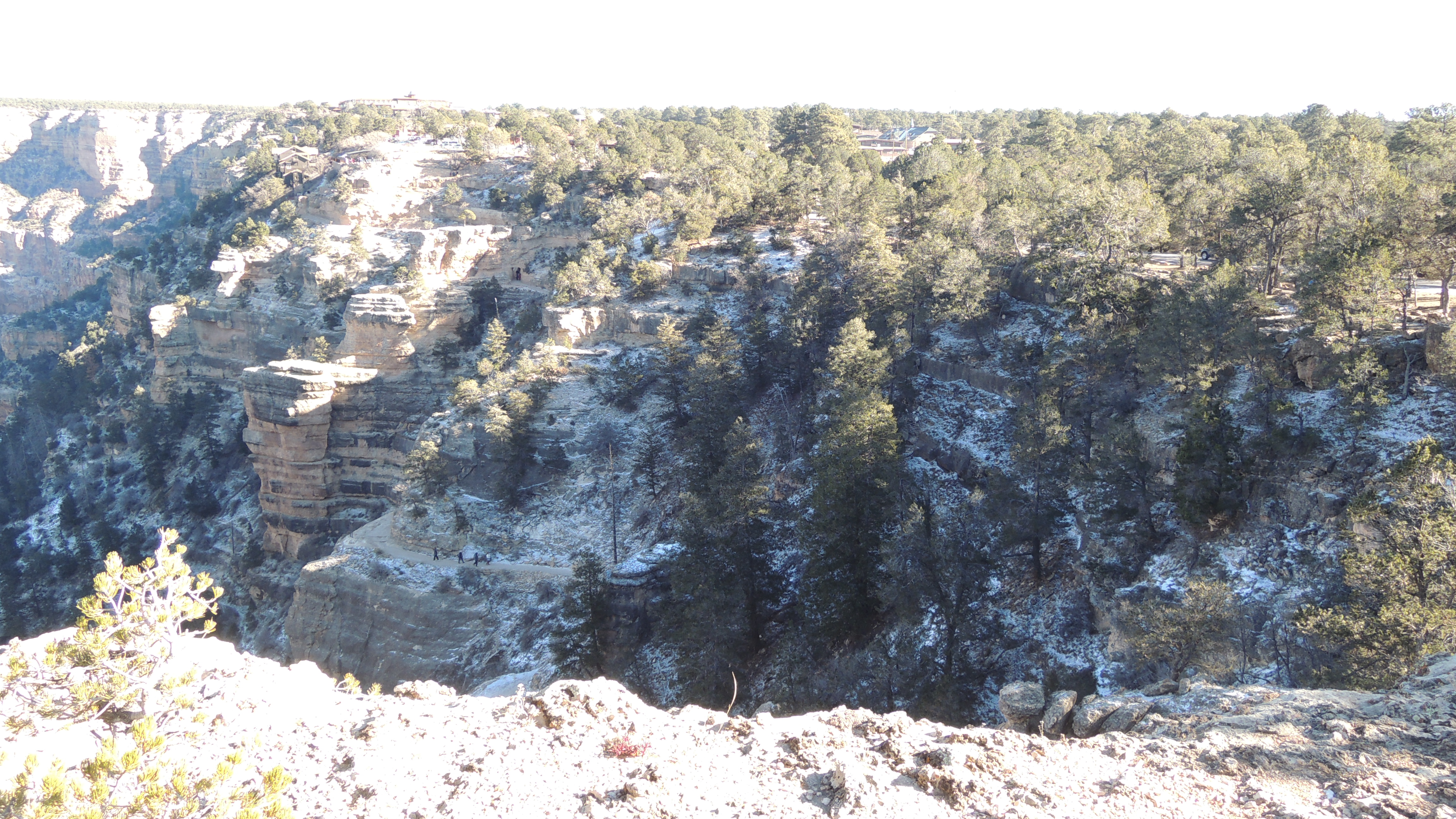 Grand Canyon National Park: Crisp Air and Dramatic Views (image credits: wikimedia)