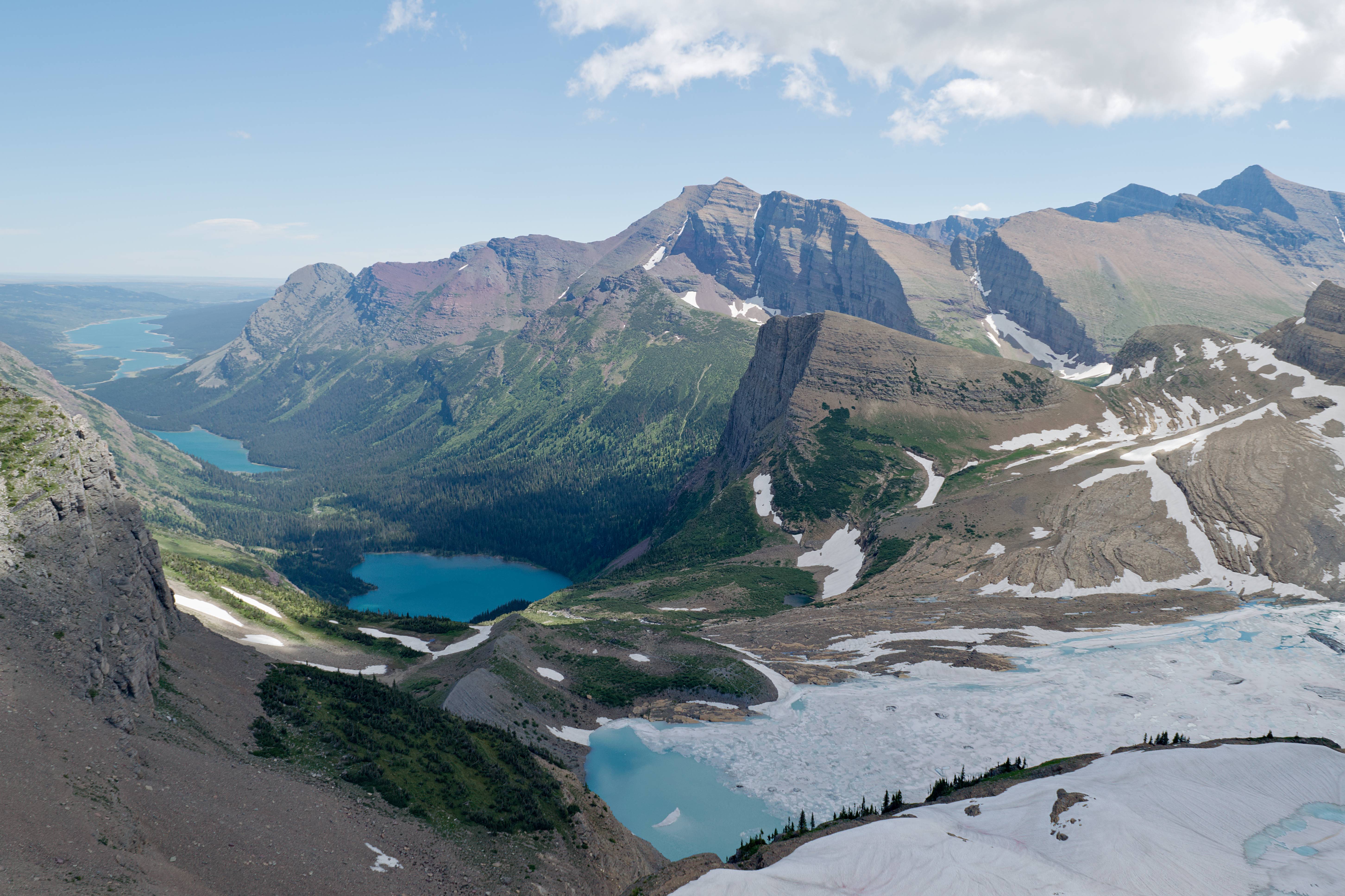 Glacier’s Bottlenecked Beauty (image credits: wikimedia)