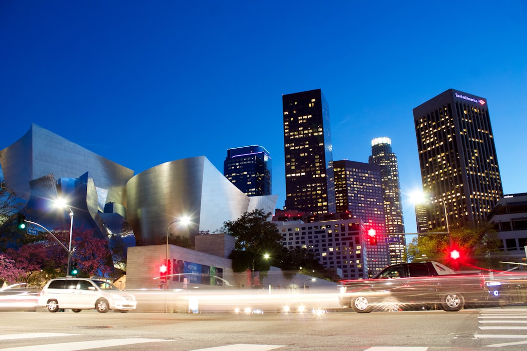 Los Angeles: Hollywood Dreams Meet Urban Nightmares (image credits: unsplash)