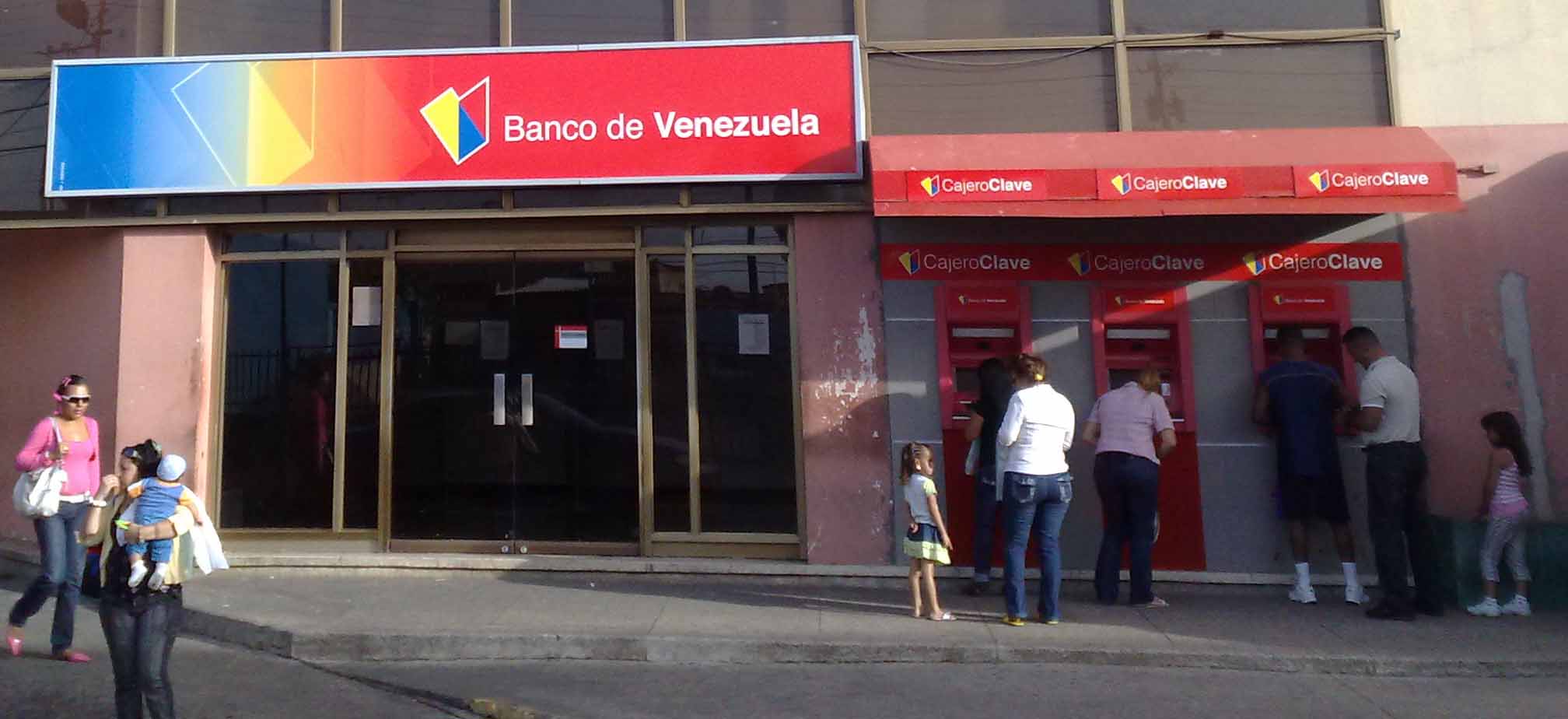 Venezuela: The Economic Crisis (image credits: wikimedia)