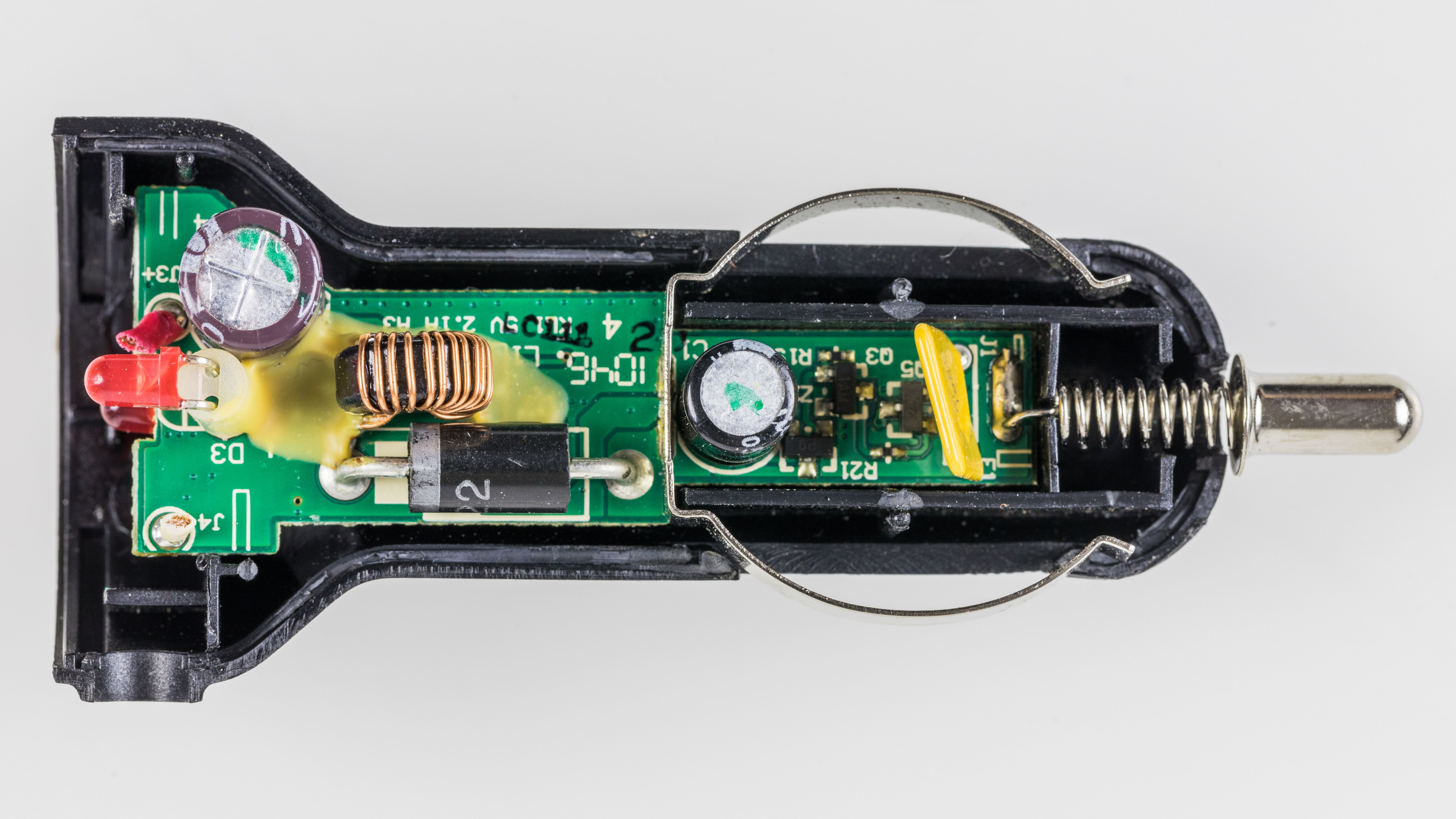 Battery Cases: Dual Protection and Power (image credits: wikimedia)