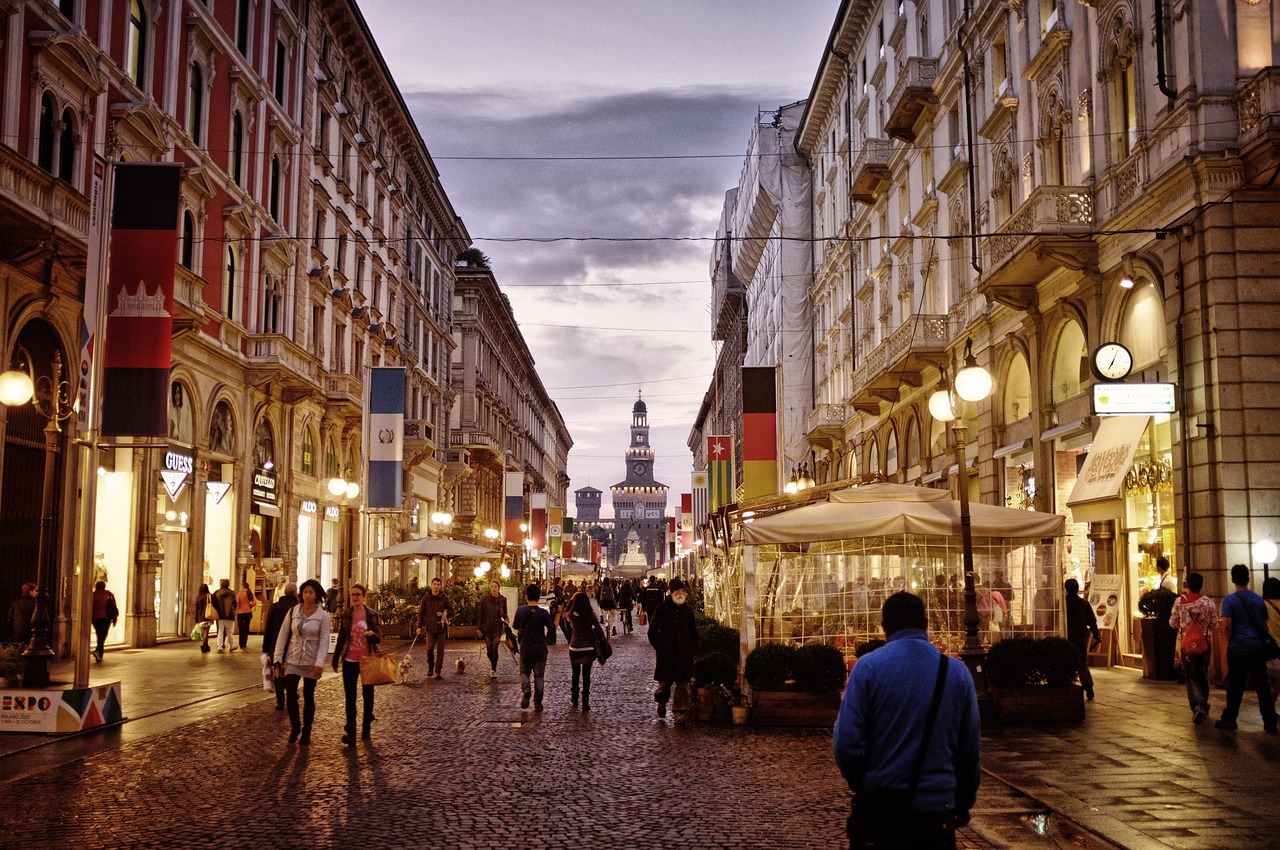 Italy's Prohibition on Laughter in Public (image credits: pixabay)