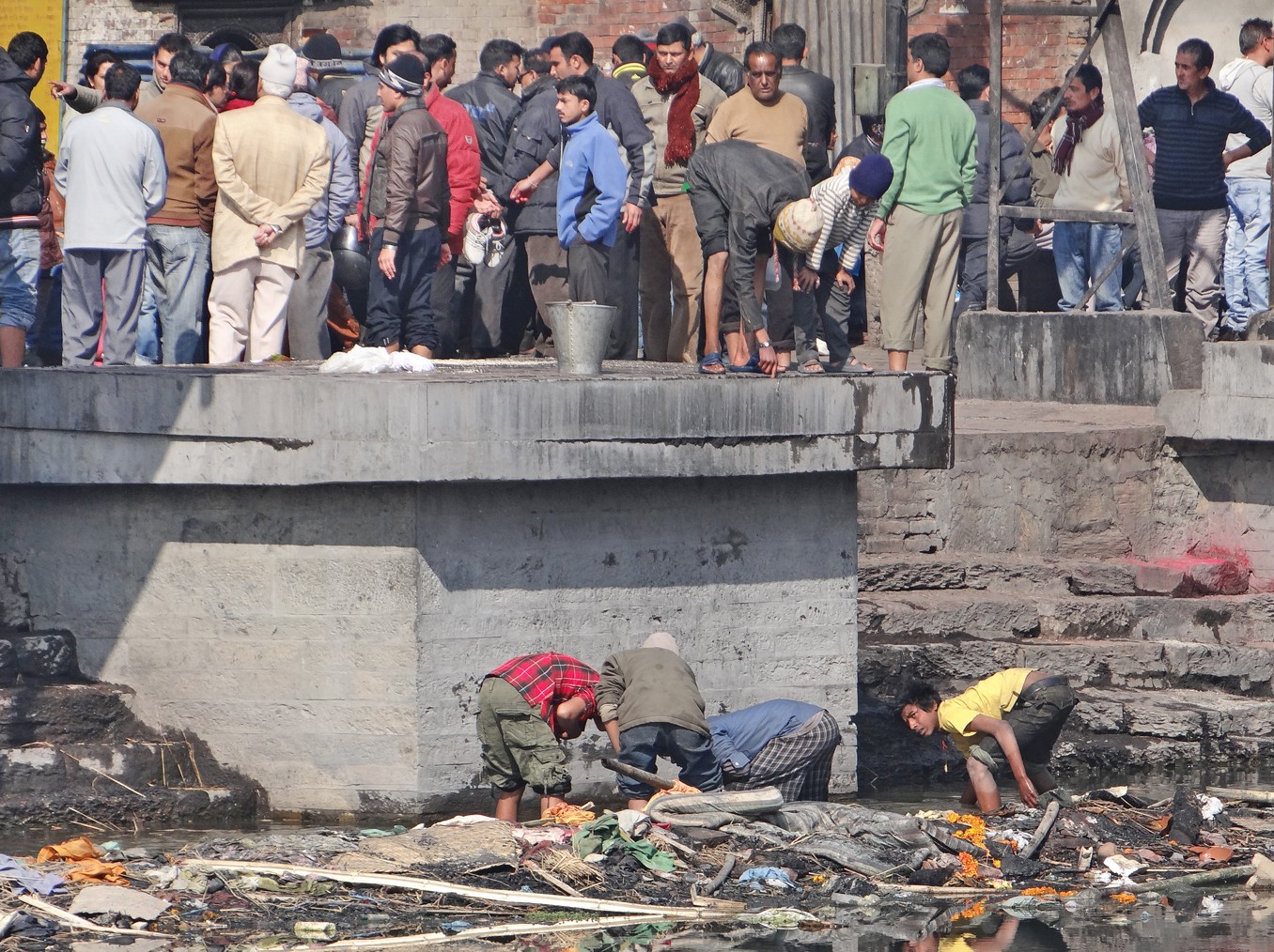 3. Pollution Levels Reach Record Highs Along the Ghats (image credits: wikimedia)