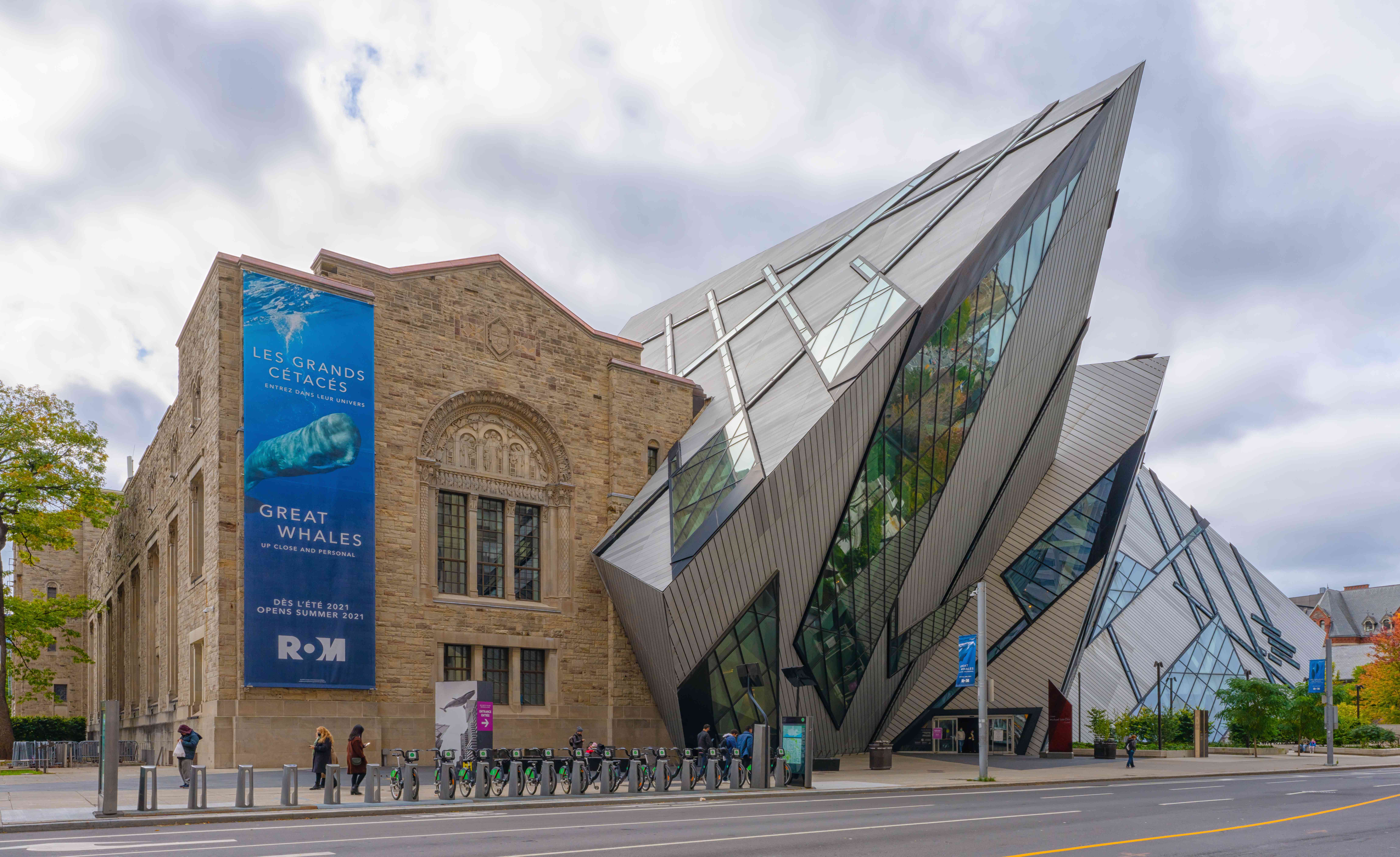 Toronto: Urban Attractions, Urban Challenges (image credits: wikimedia)