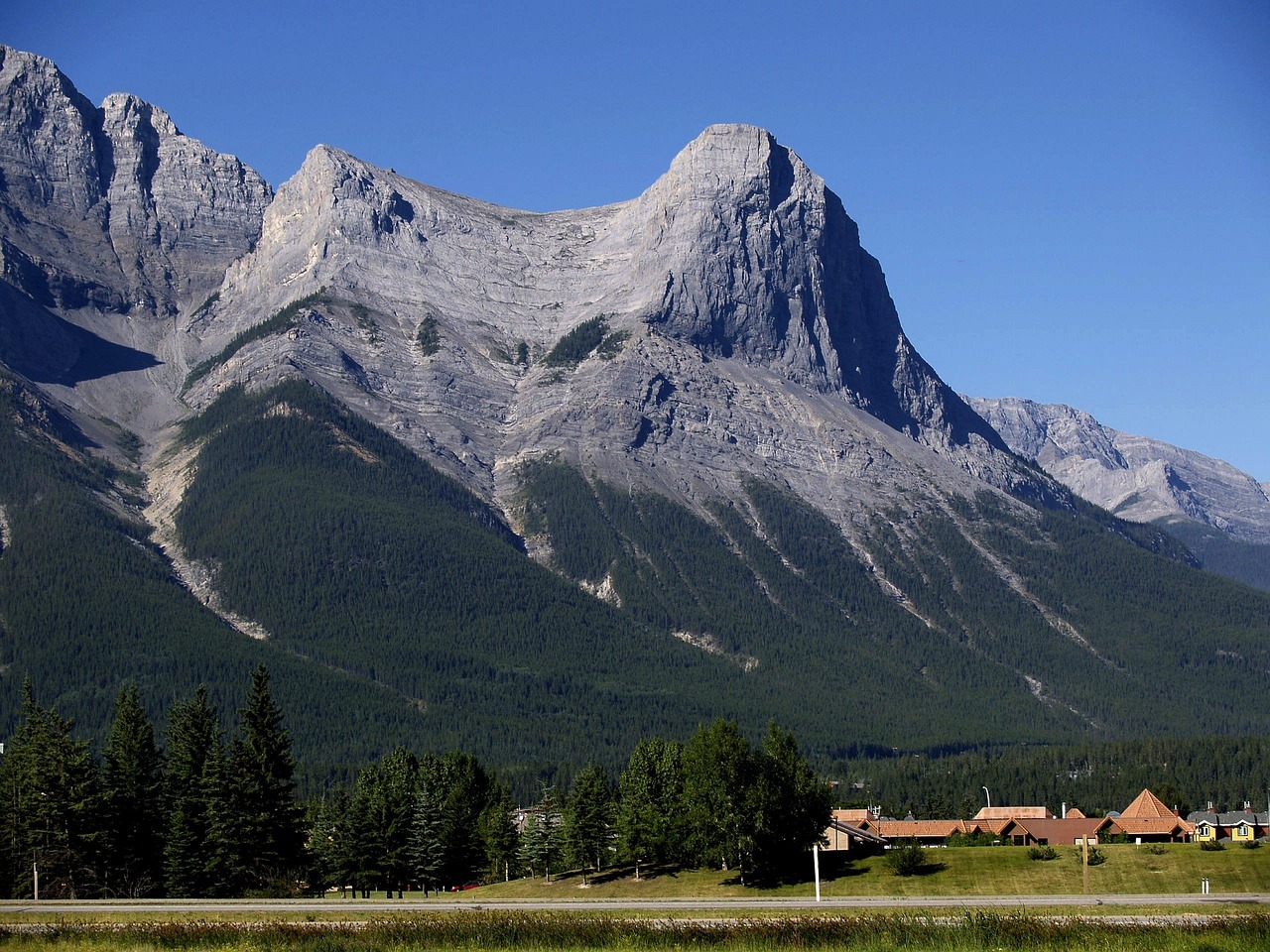 Canmore, Alberta (image credits: pixabay)