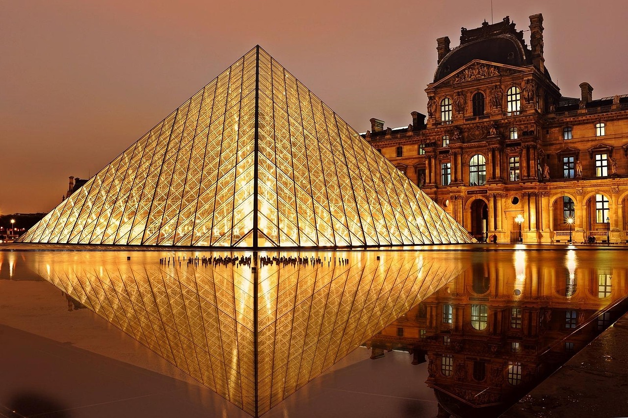 The Louvre, Paris (image credits: pixabay)