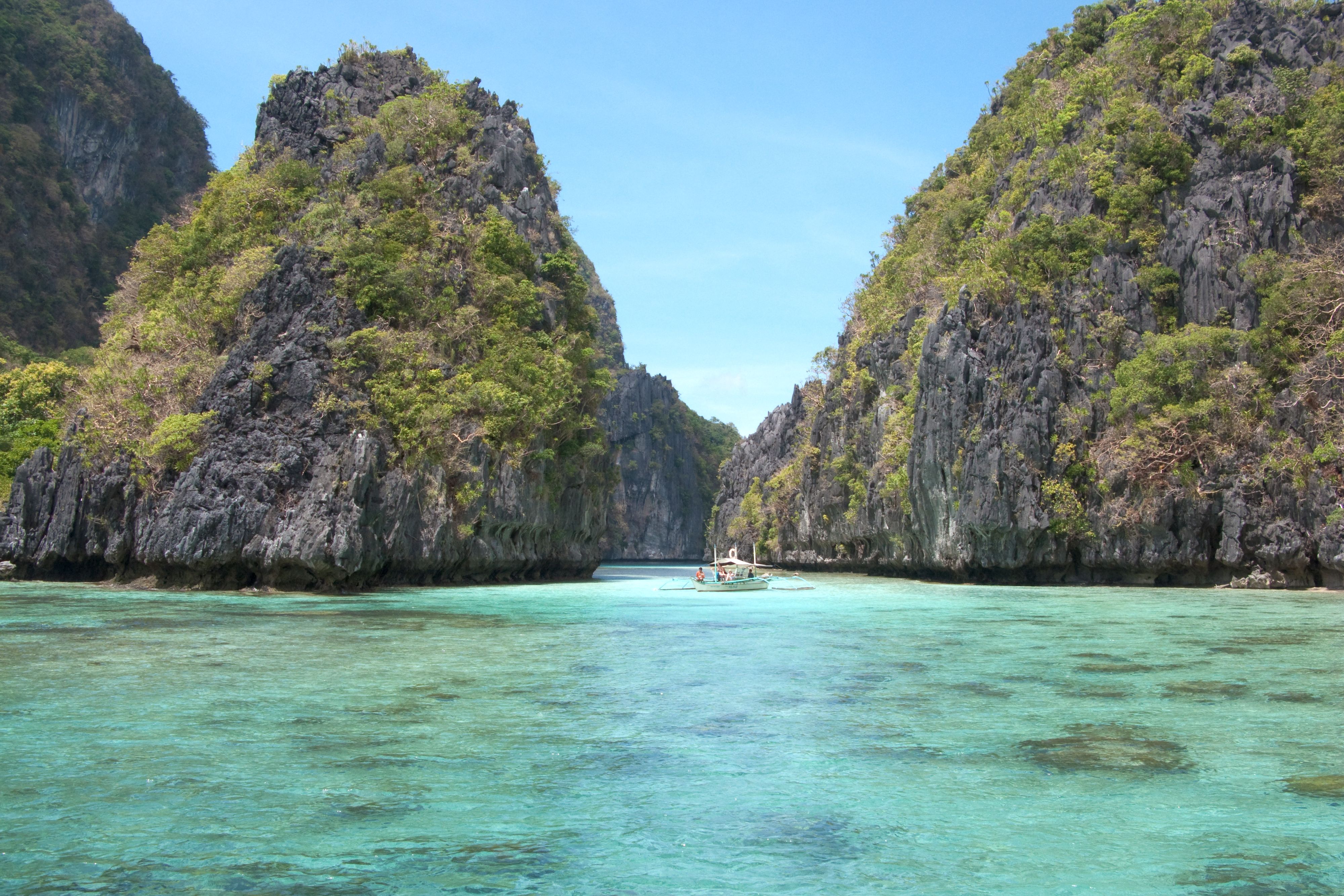 The Untouched Beauty of Palawan, Philippines (image credits: wikimedia)