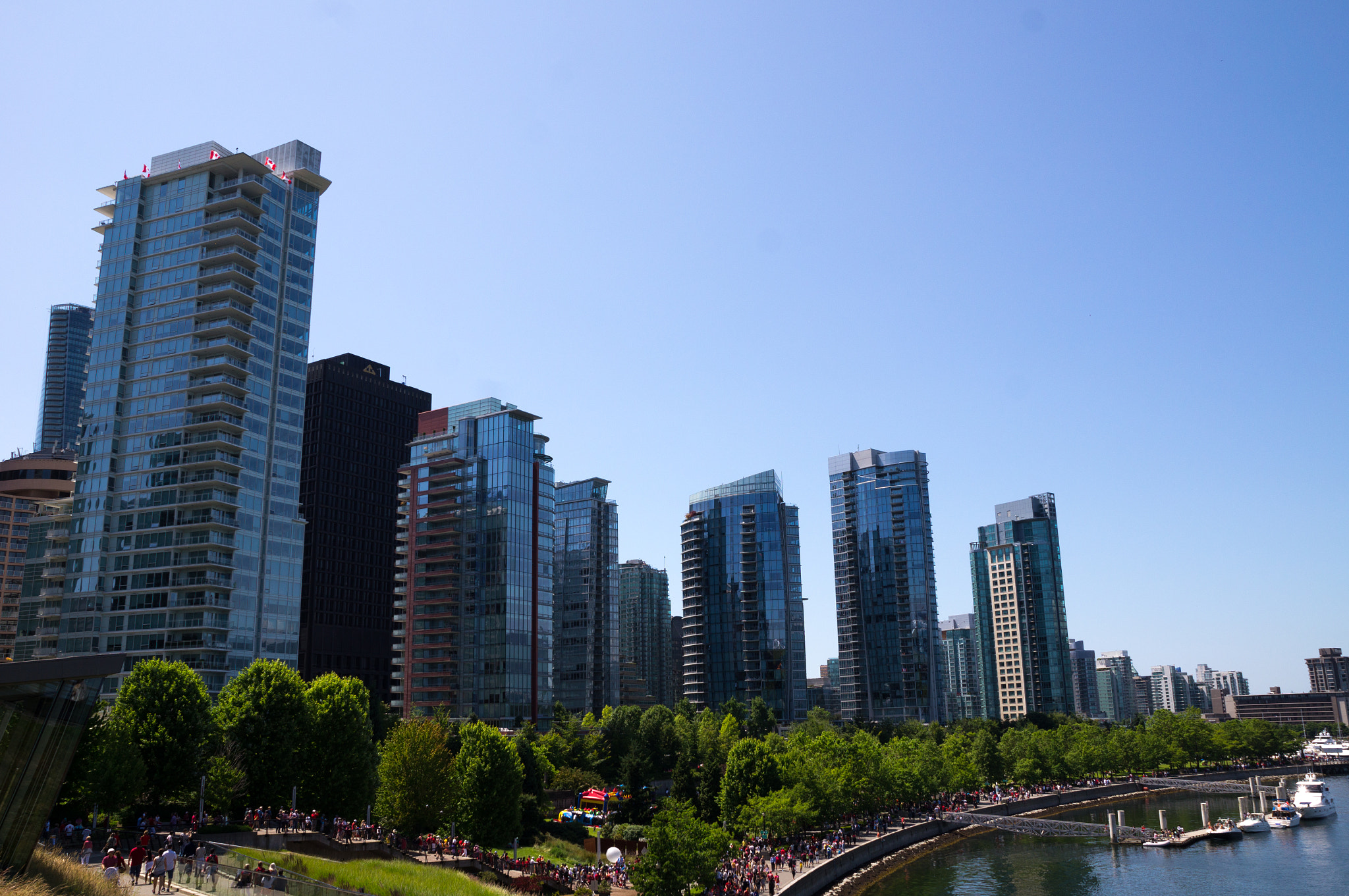 Vancouver, Canada: Where Urban Life and Nature Collide (image credits: wikimedia)