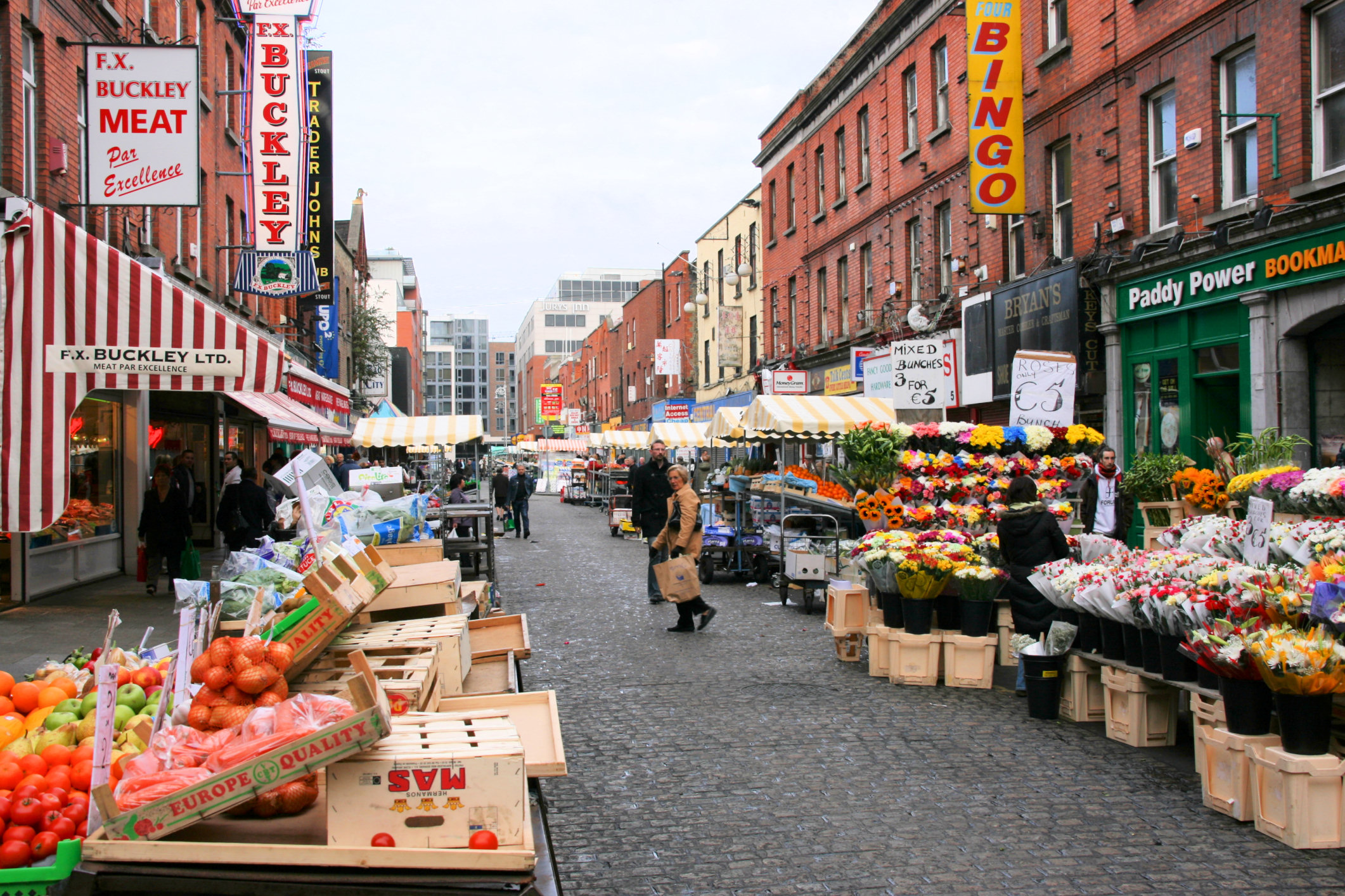 Eating on a Budget: Street Food and Local Markets (image credits: wikimedia)