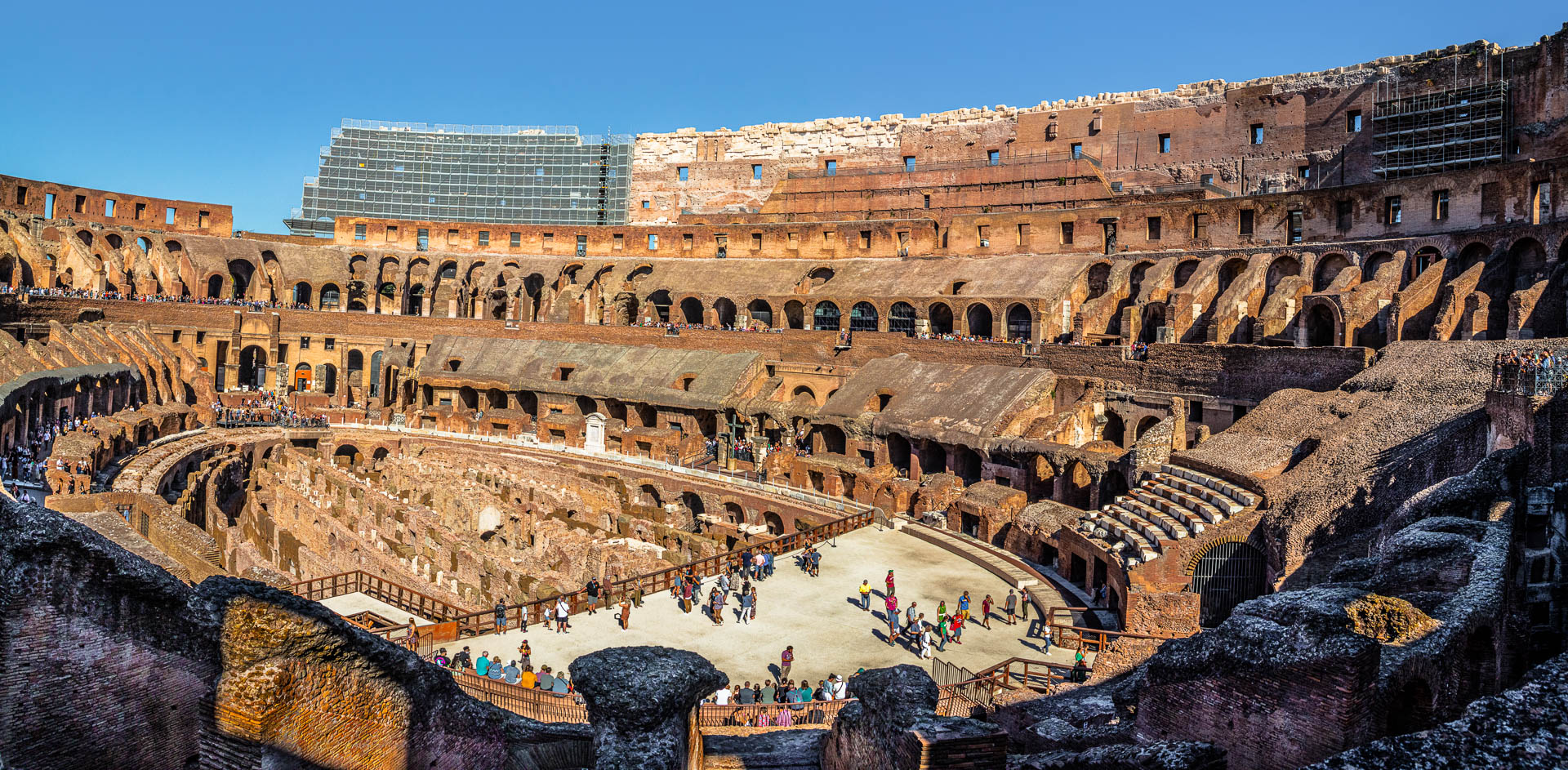 Colosseum Leaves Visitors Cold (image credits: wikimedia)