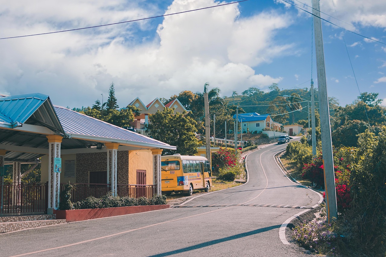 Economic Windfall for Gateway Towns (image credits: pixabay)