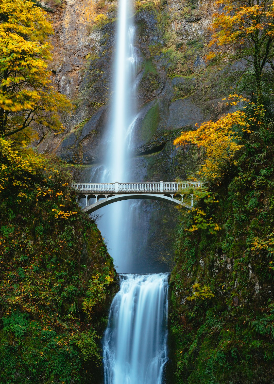 Multnomah Falls, USA (image credits: unsplash)