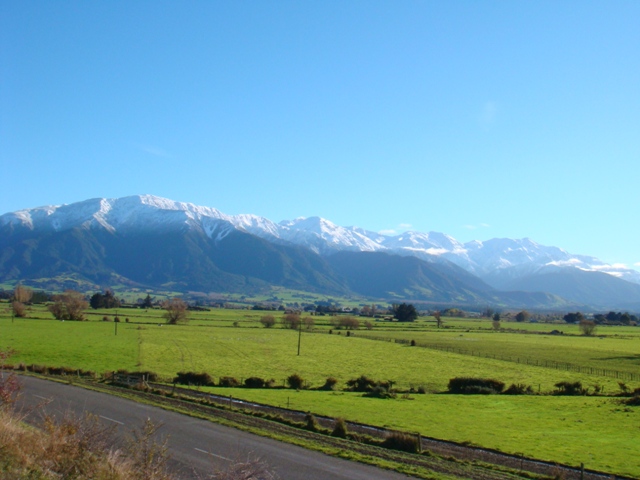 New Zealand Land of Calm and Wonder (image credits: wikimedia)