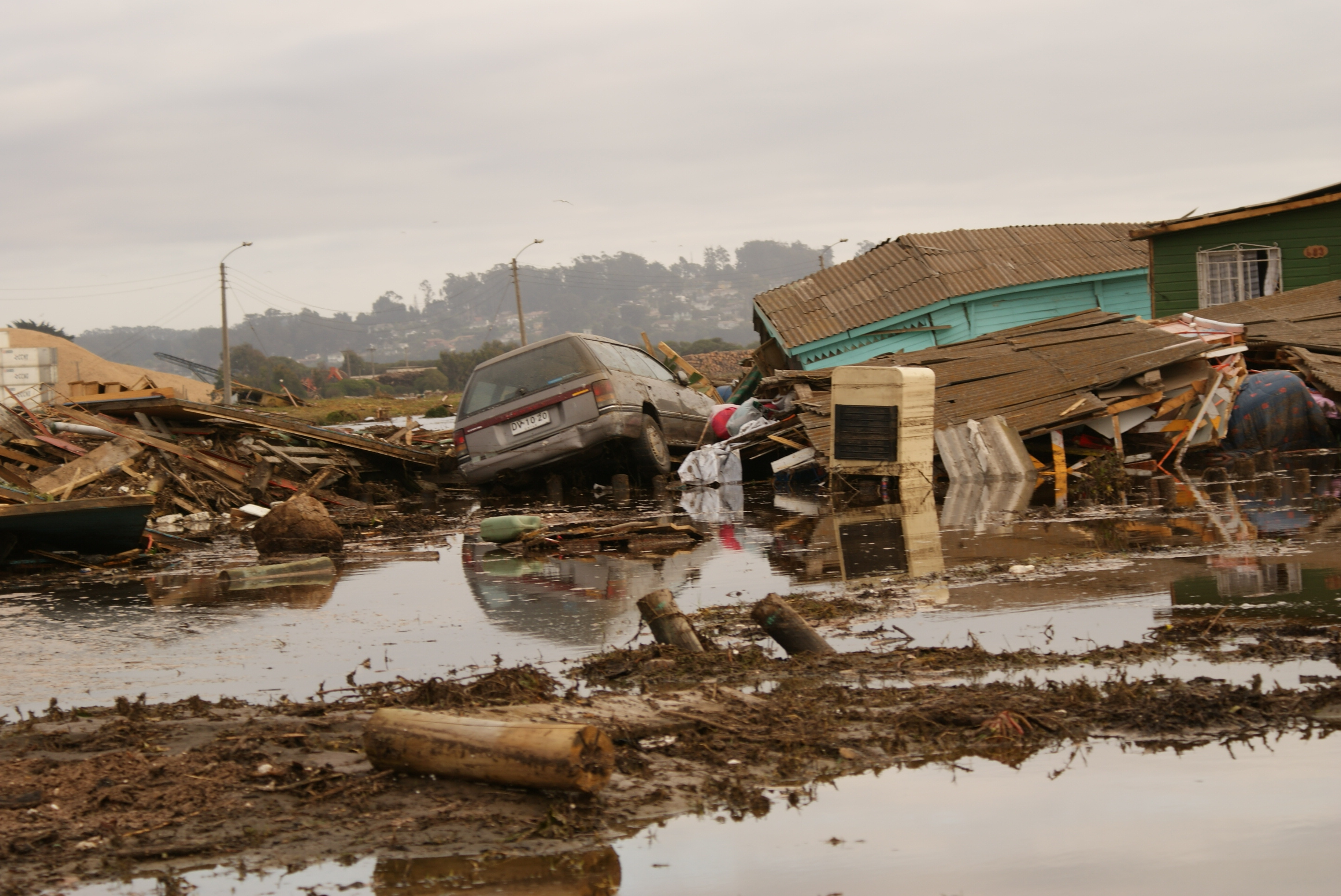 Chile: The Long Coastline Under Constant Threat (image credits: wikimedia)