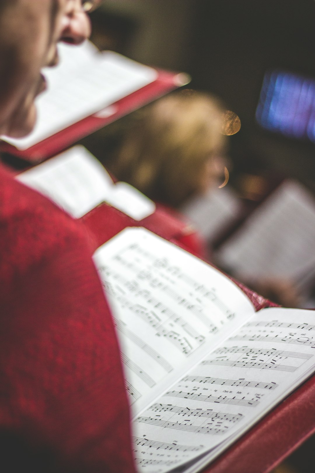 12. Door-to-Door Caroling and Community Events (image credits: unsplash)