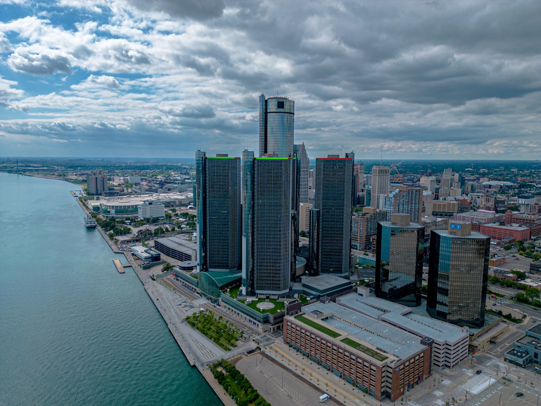 Detroit, Michigan: Facing Challenges on the Road to Recovery (image credits: unsplash)