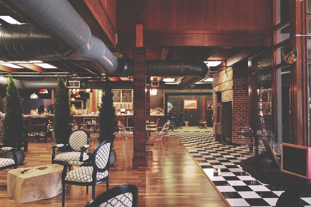 Hotels and Restaurants Slash Prices to Match Currency (image credits: pixabay)
