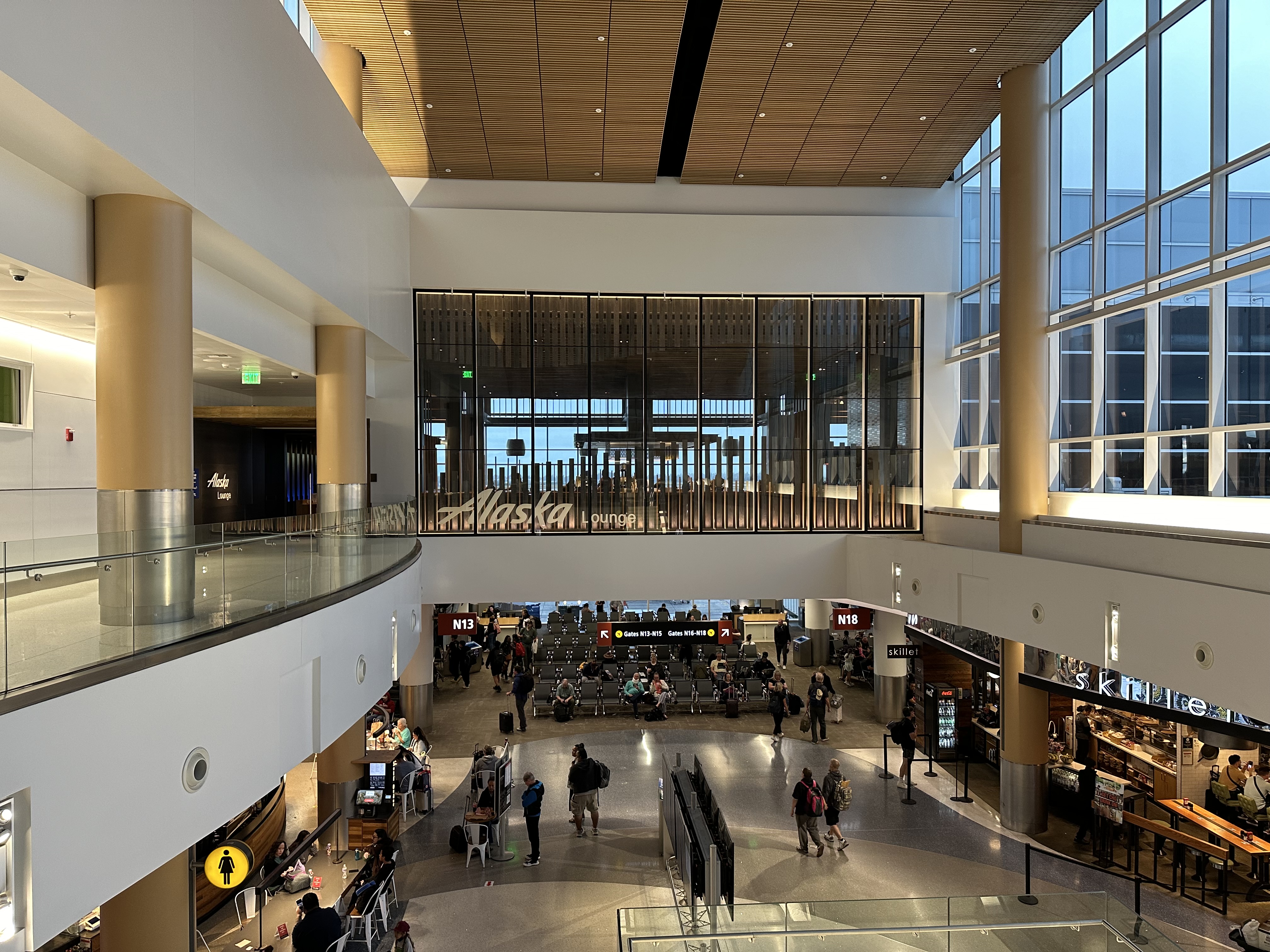 The Future of Airport Lounges: Trends and Innovations (image credits: wikimedia)