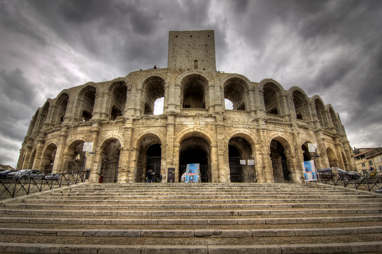 The Colosseum Rushed Ruins and Endless Lines (image credits: wikimedia)