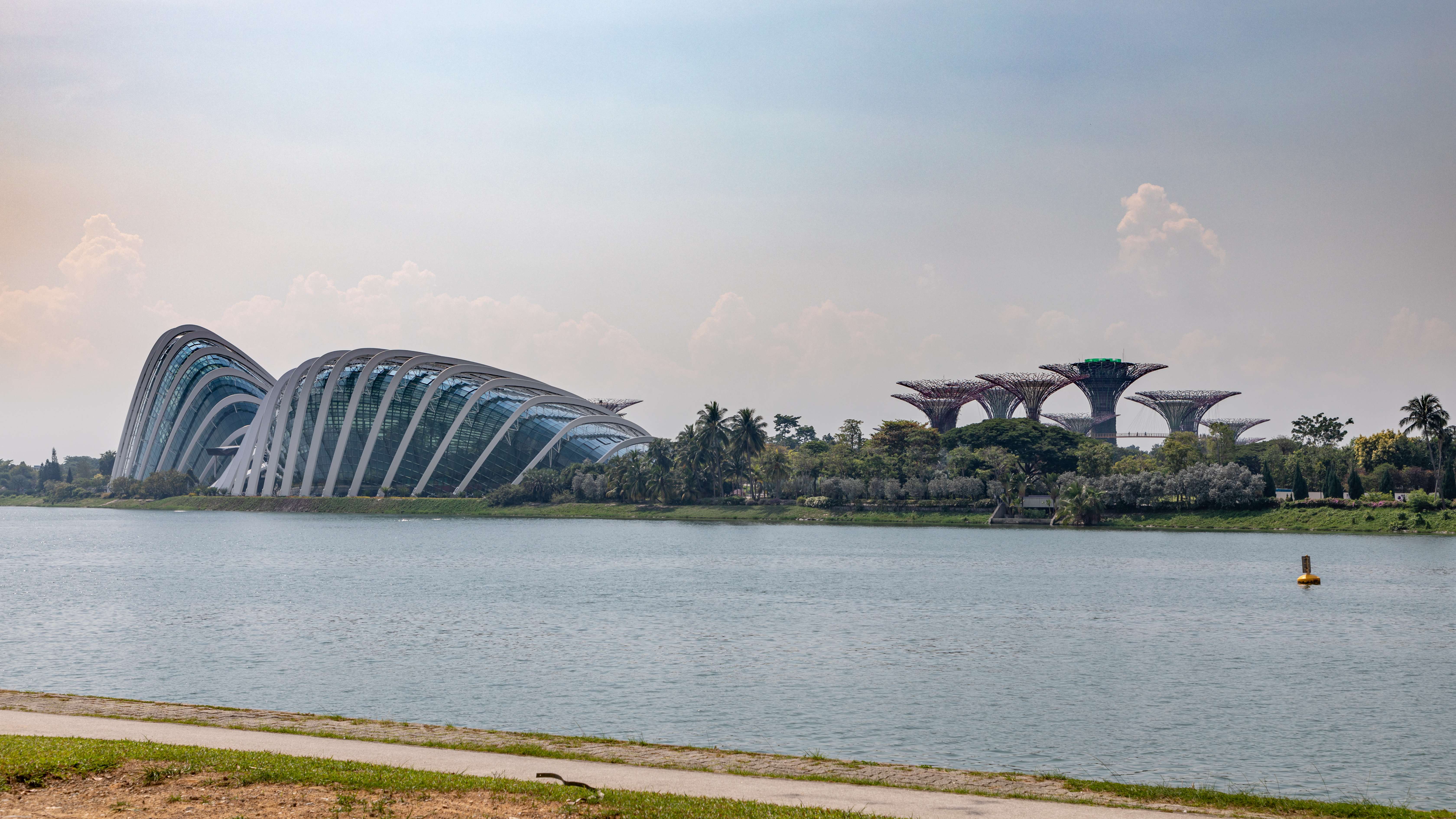 Singapore Urban Peace and Green Retreats (image credits: wikimedia)