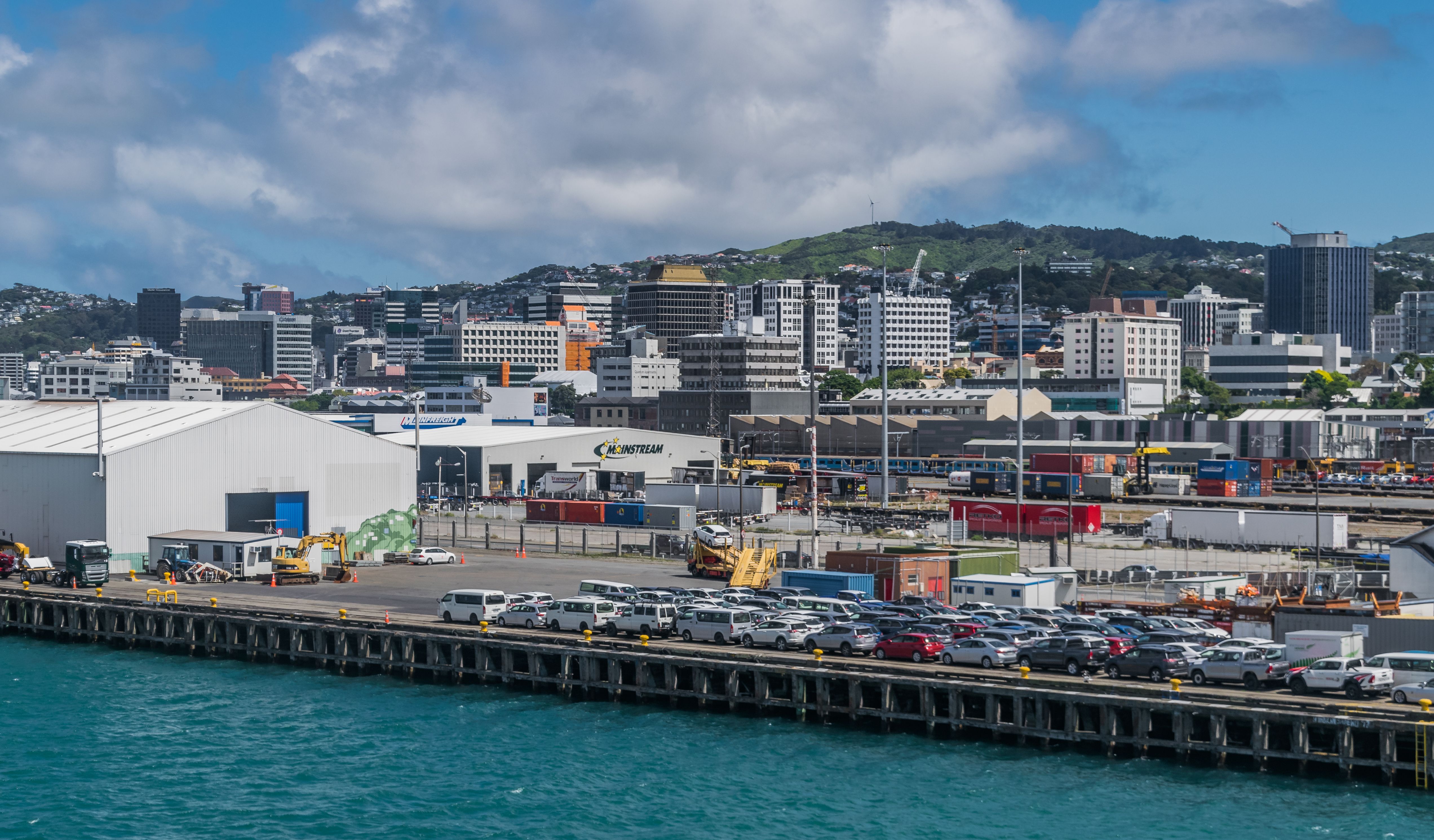 Wellington New Zealand Wind and Wonder (image credits: wikimedia)
