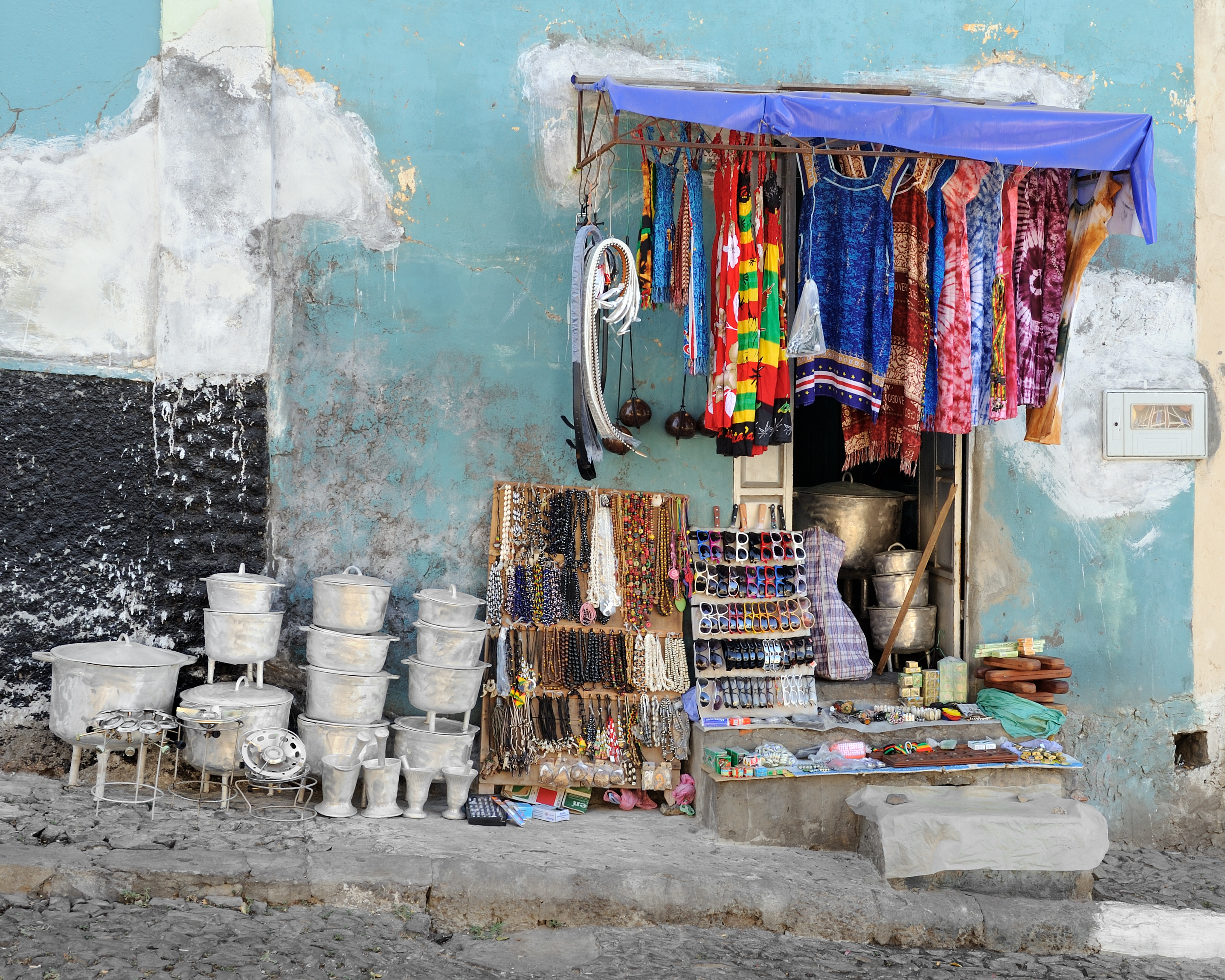 Economic Disparities (image credits: wikimedia)