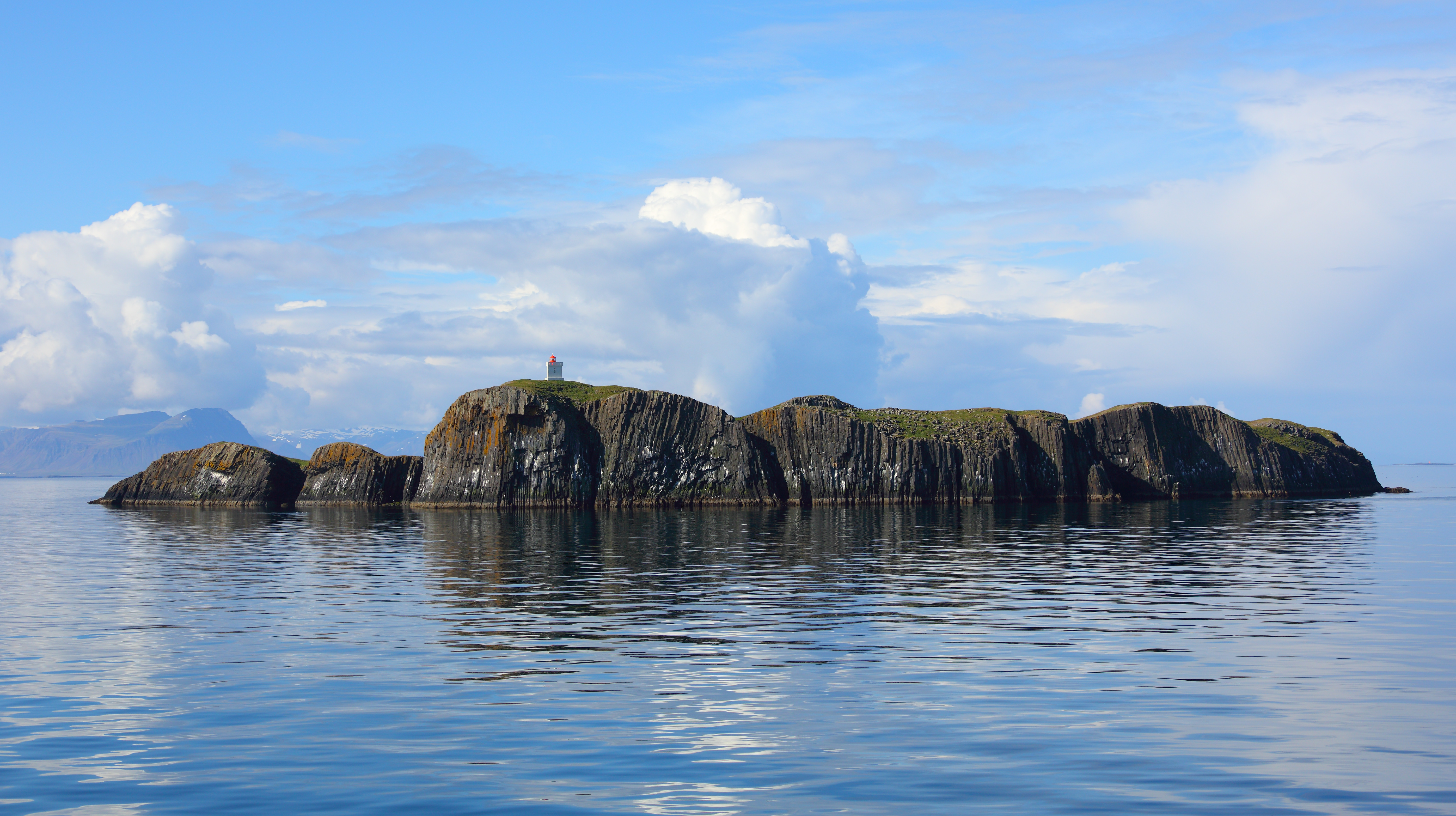 Iceland Where Fire and Ice Meet Sustainability (image credits: wikimedia)