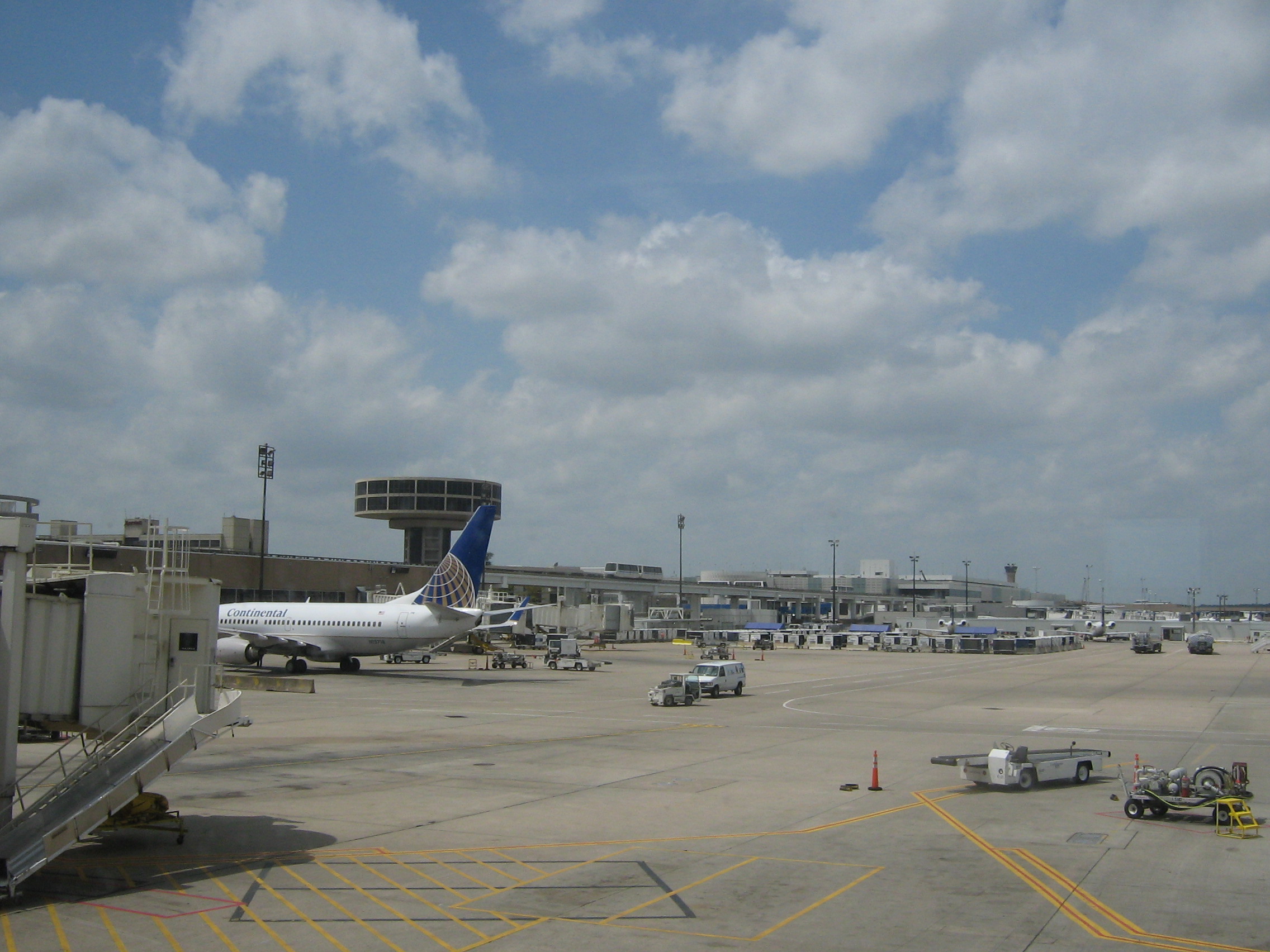 9. Houston George Bush Intercontinental Airport (IAH) - Texas Two-Step of Travel Disasters (image credits: Bush Intercontinental Airport in Houston, Texas, CC BY 2.0, https://commons.wikimedia.org/w/index.php?curid=34584145)