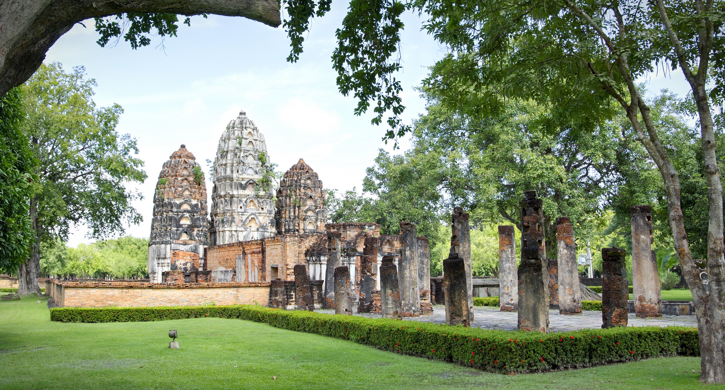 Thailand Tropical Calm and Cultural Richness (image credits: wikimedia)