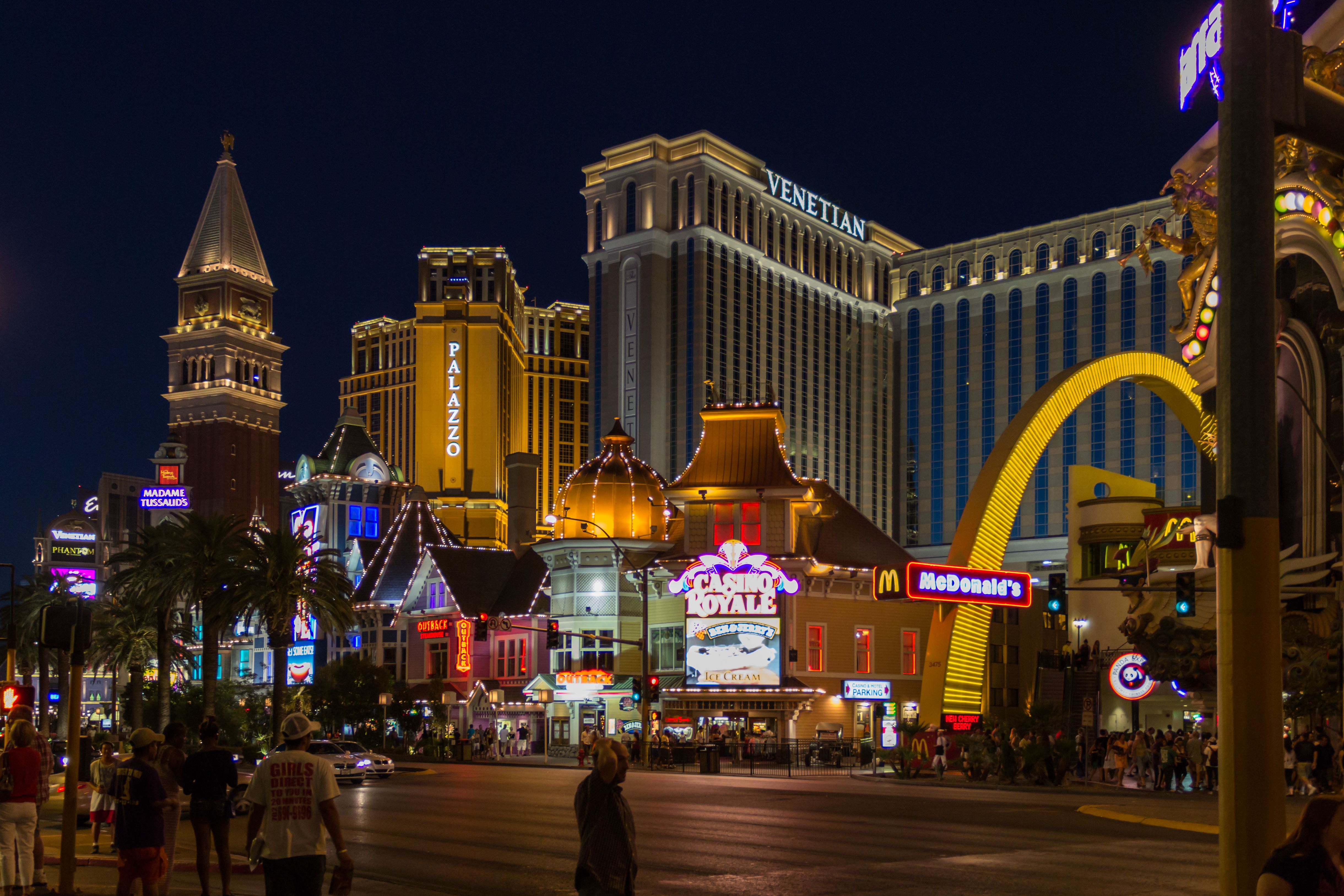 Las Vegas, Nevada: Too Much Party, Too Little Romance (image credits: wikimedia)