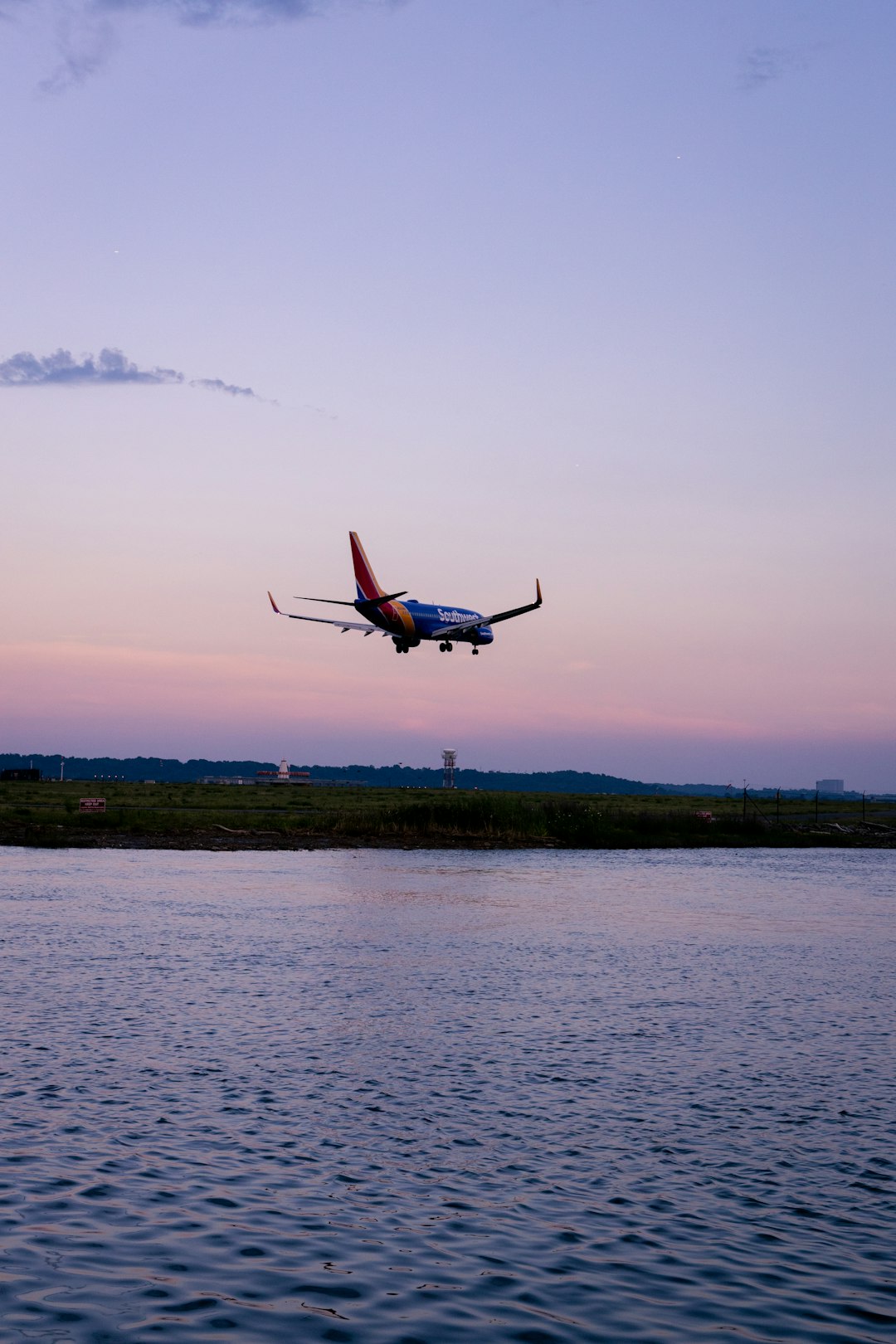 16. Ronald Reagan National Airport (DCA) - The Nation's Capital's Transportation Catastrophe (image credits: unsplash)