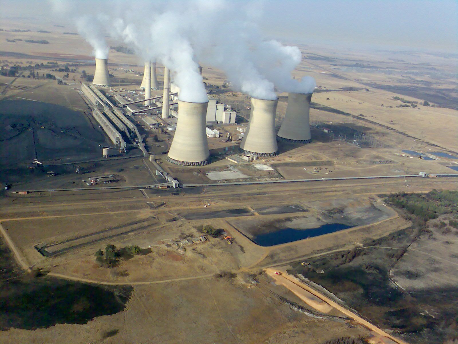 South Africa: The Weight of Coal (image credits: wikimedia)