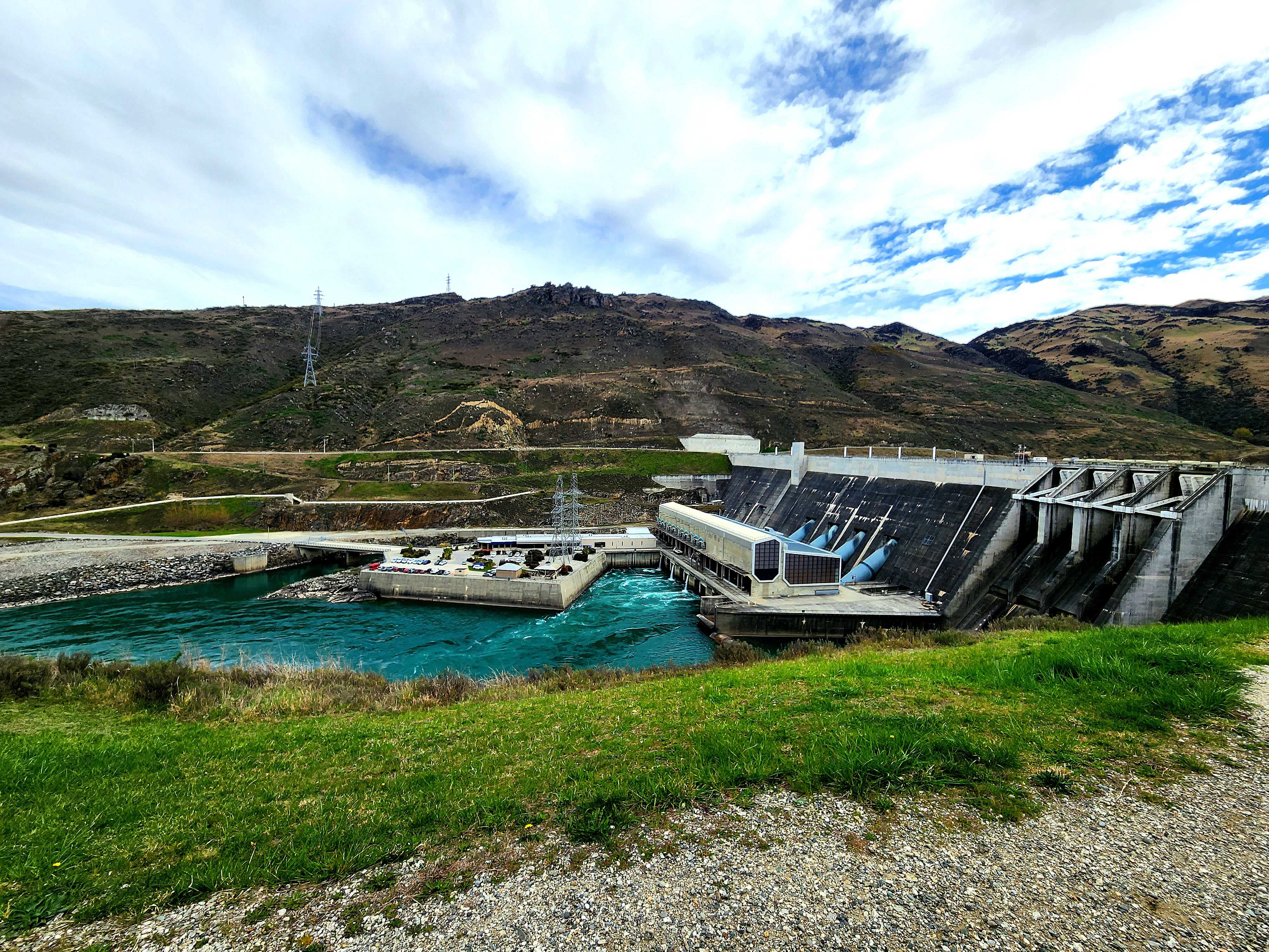 New Zealand: A Green Island Nation (image credits: wikimedia)
